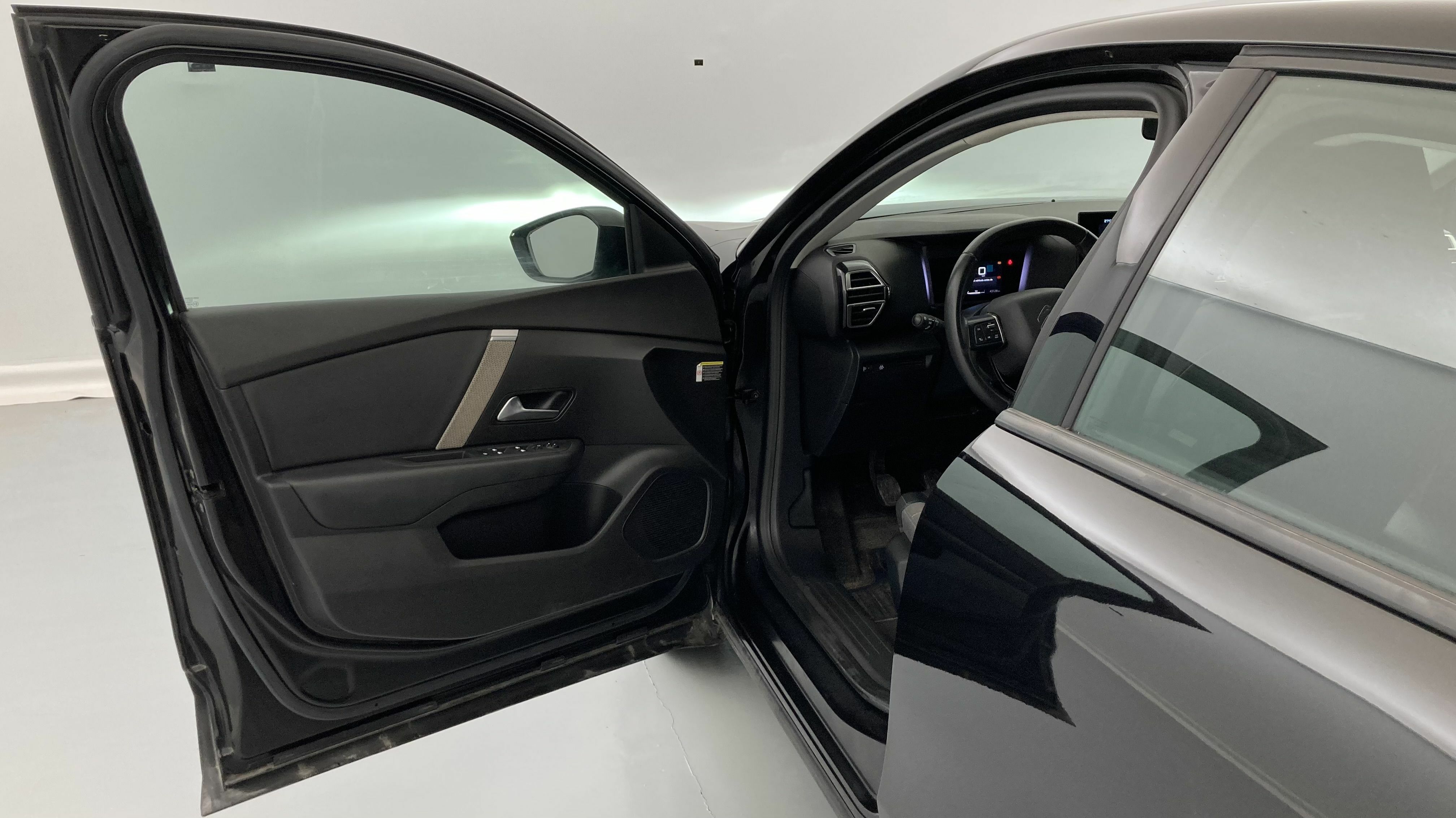 citroen c4 feel pack 1.2 PURETECH 130 2023 negro perla nera 13