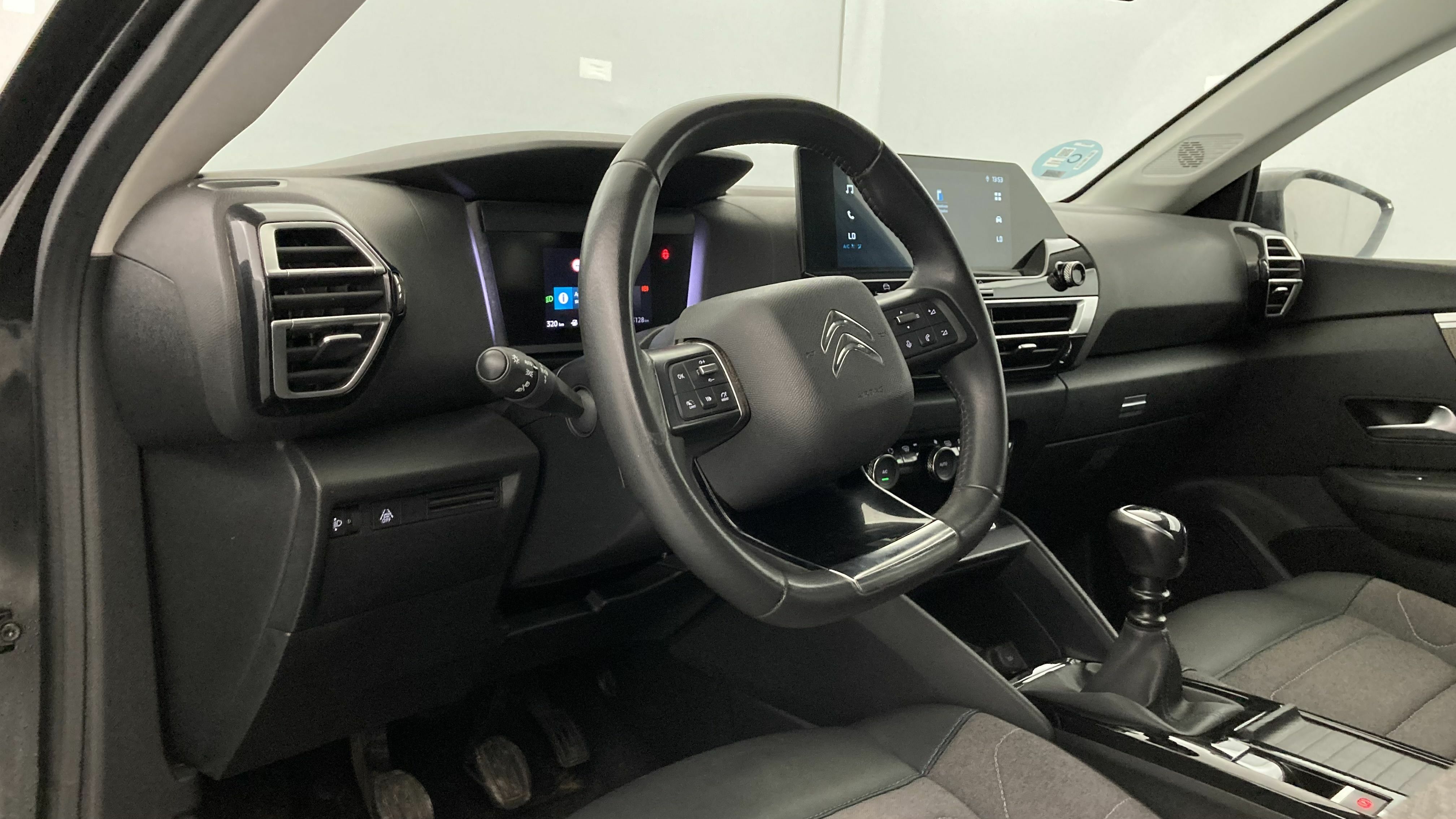citroen c4 feel pack 1.2 PURETECH 130 2023 negro perla nera 15