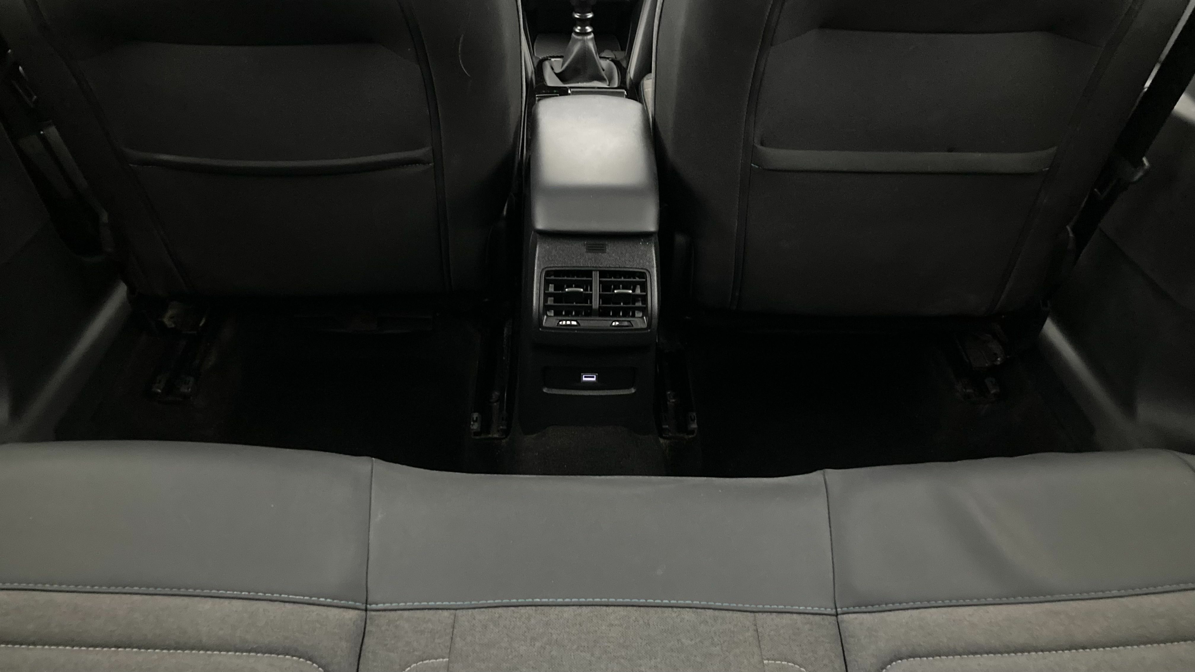 citroen c4 feel pack 1.2 PURETECH 130 2023 negro perla nera 22