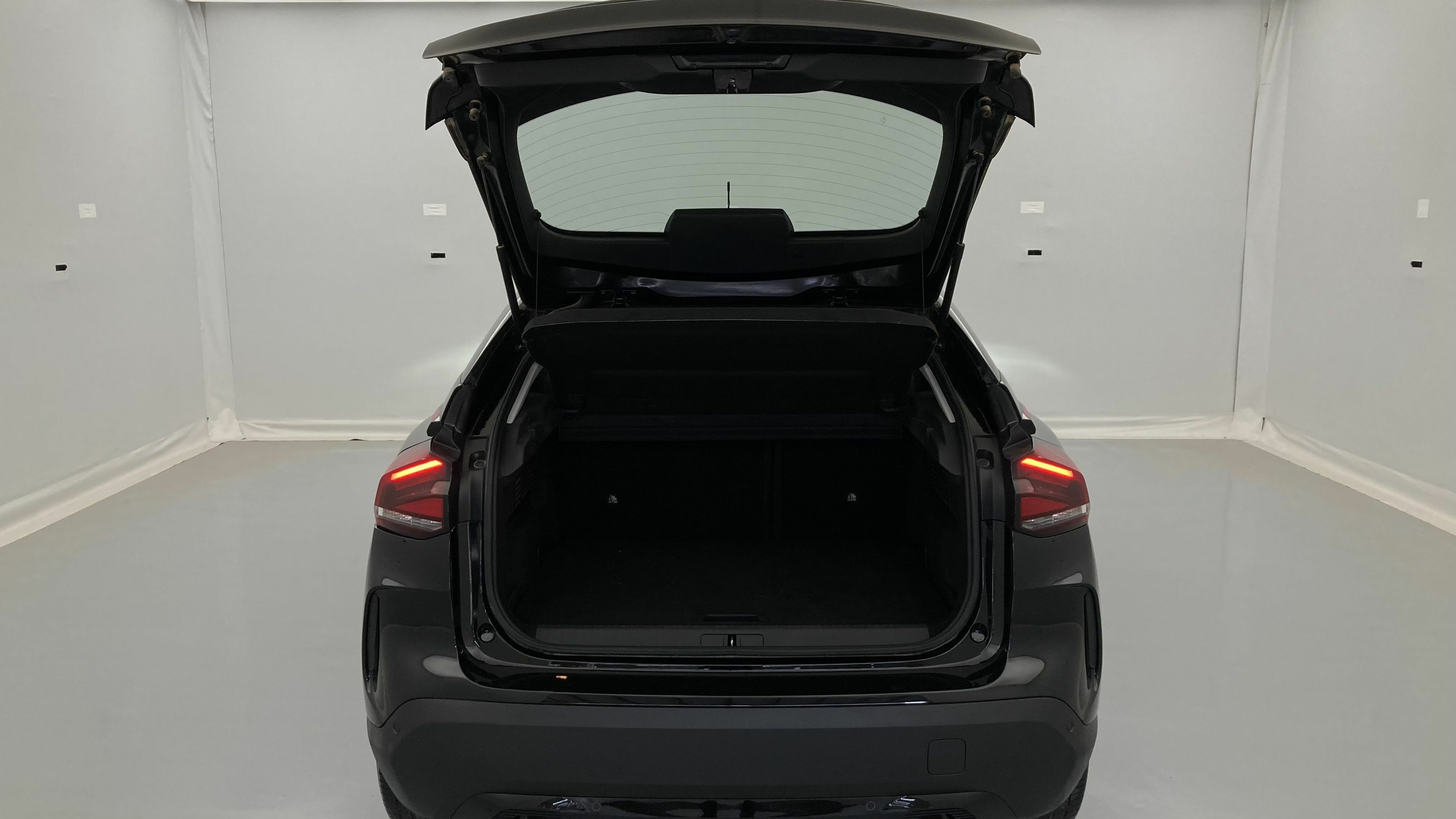 citroen c4 feel pack 1.2 PURETECH 130 2023 negro perla nera 24