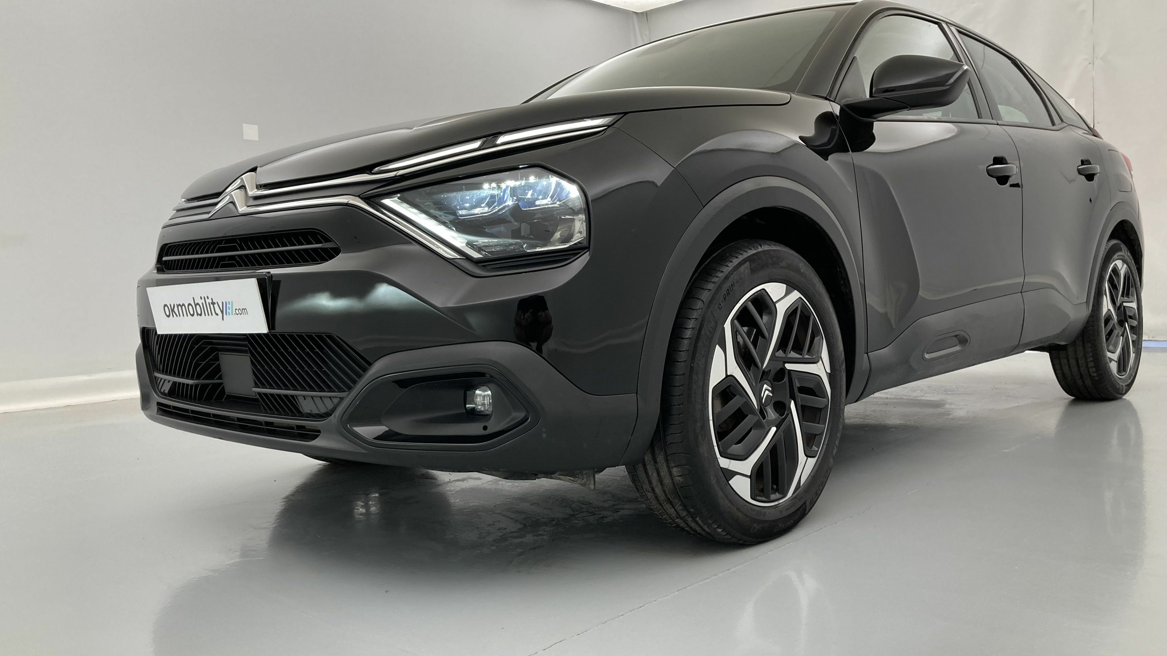 citroen c4 feel pack 1.2 PURETECH 130 2023 negro perla nera 26