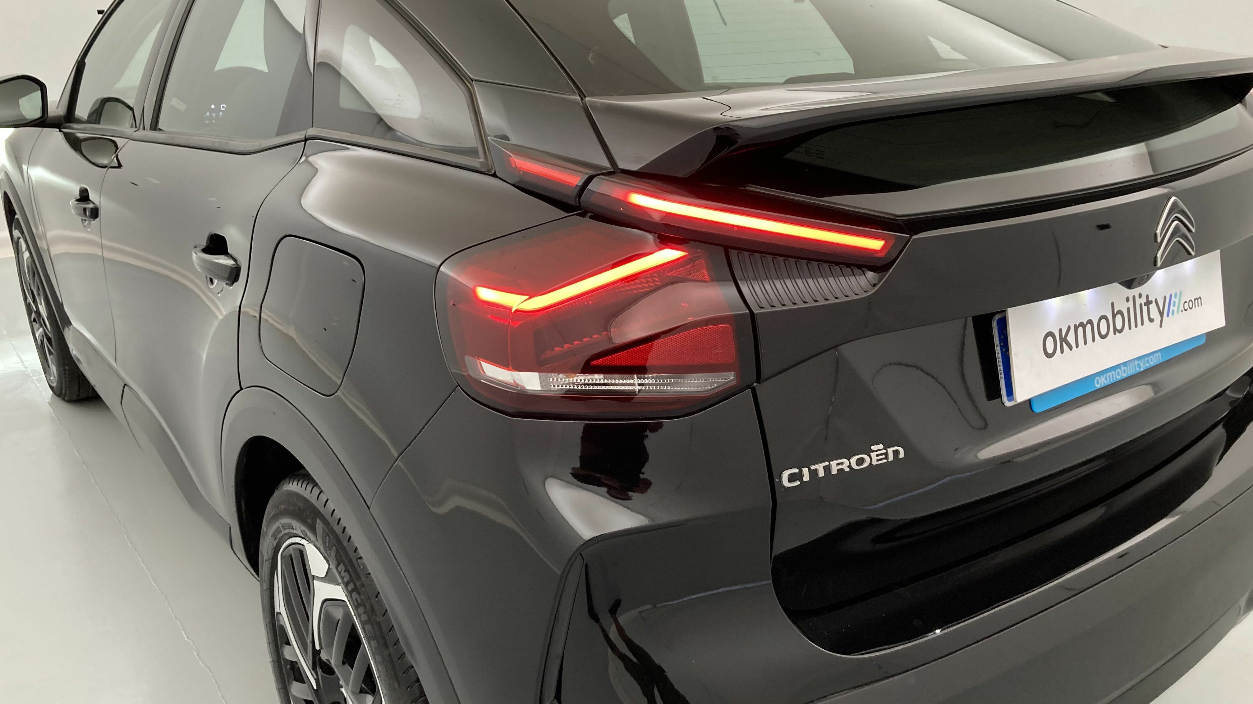 citroen c4 feel pack 1.2 PURETECH 130 2023 negro perla nera 30