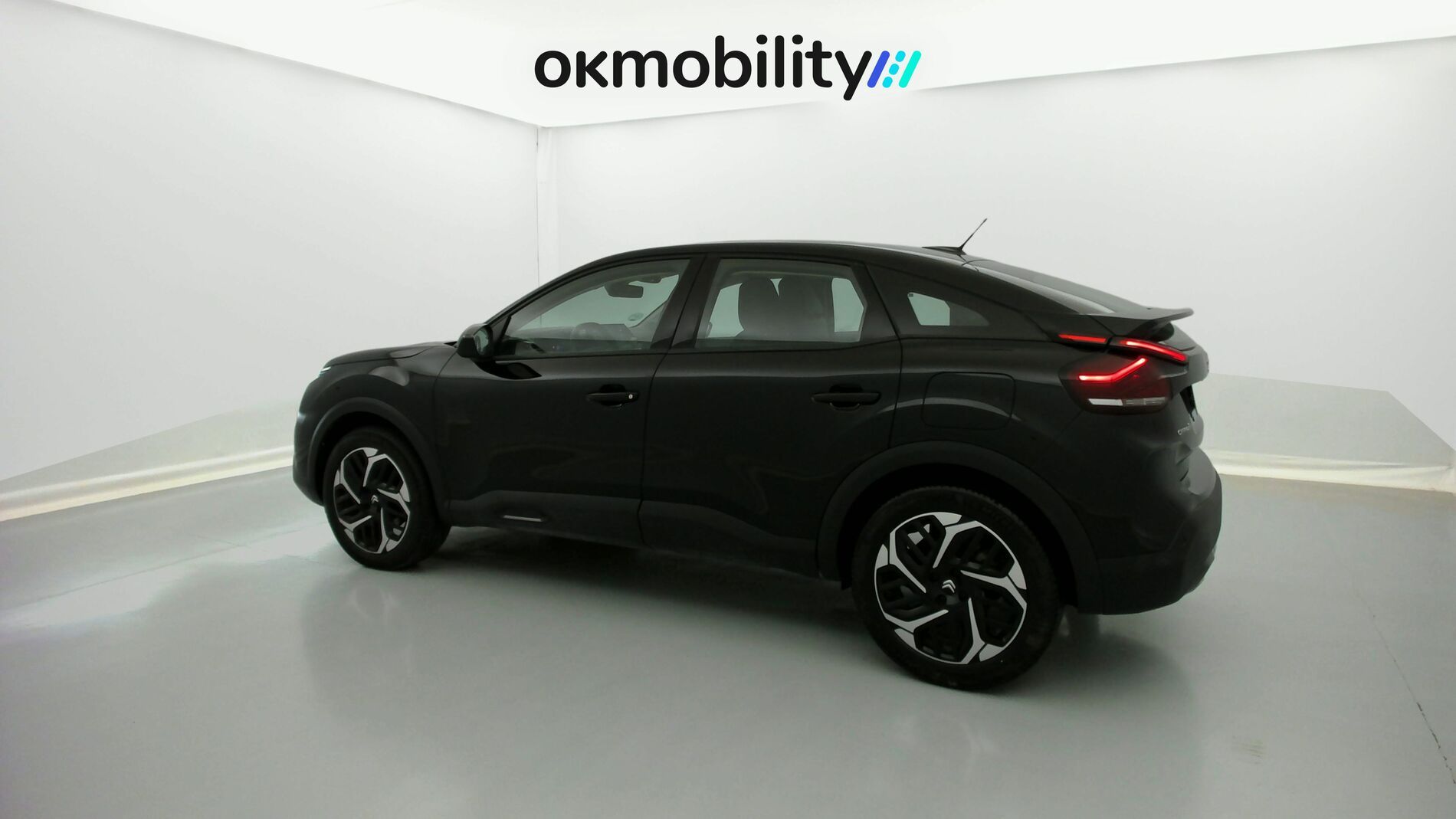 citroen c4 feel pack 1.2 PURETECH 130 2023 negro perla nera 8