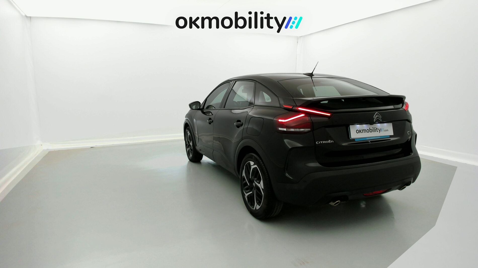 citroen c4 feel pack 1.2 PURETECH 130 2023 negro perla nera 9