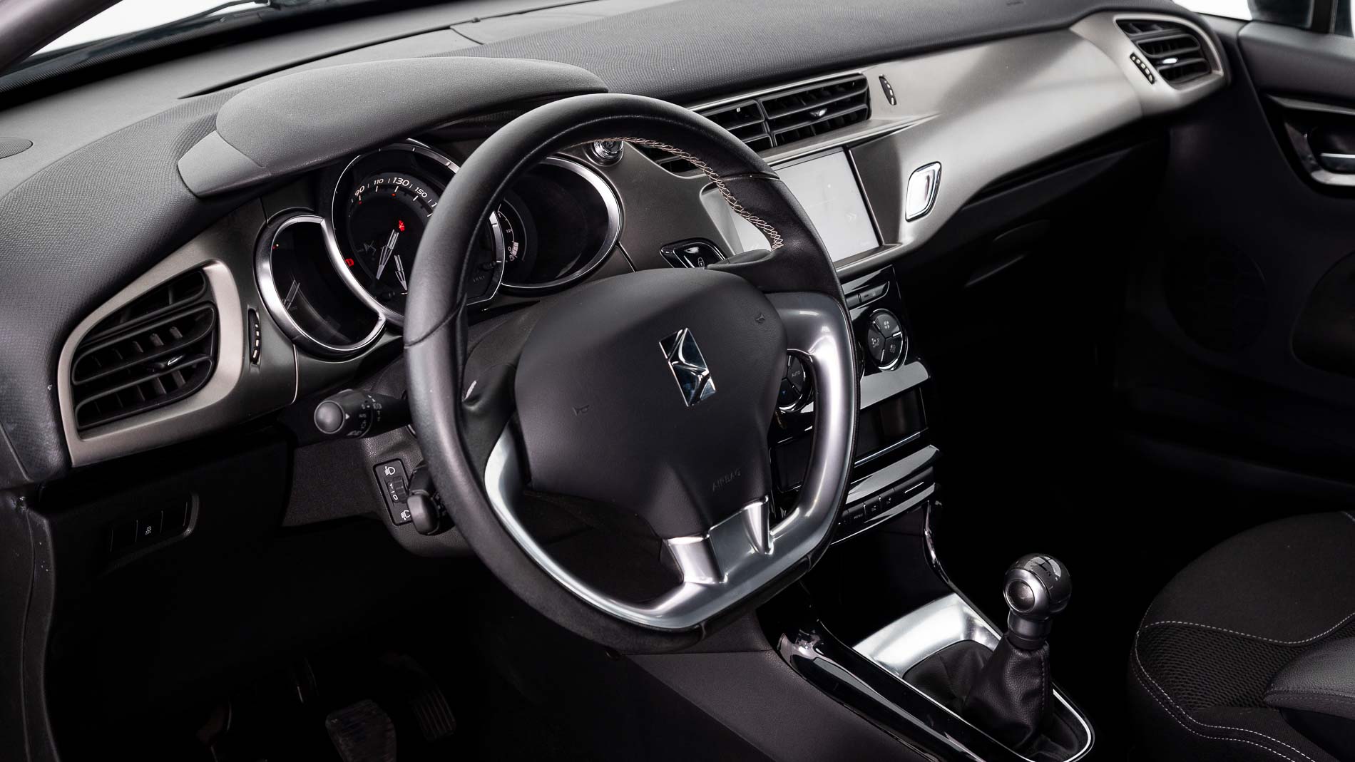 ds ds3 desir 1.2 80 2017 blanco 14