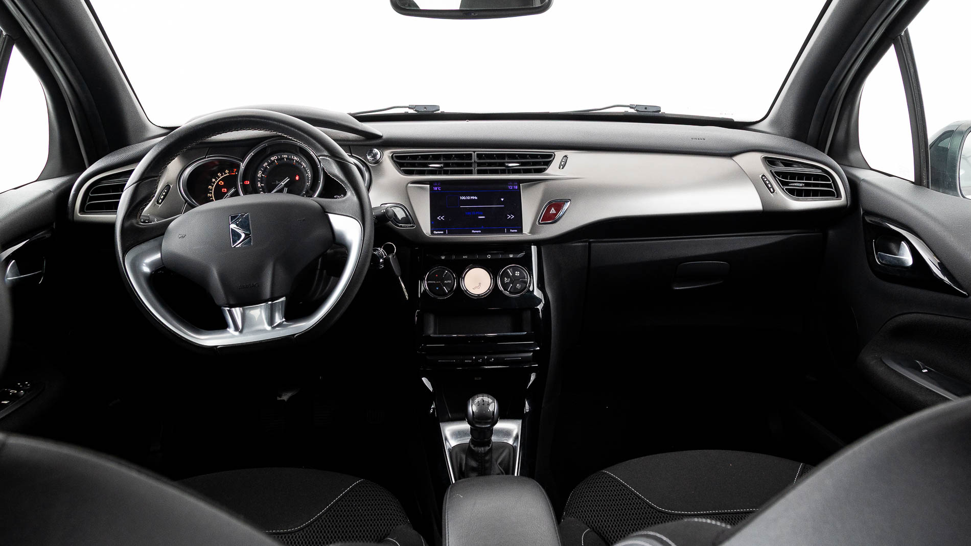 ds ds3 desir 1.2 80 2017 blanco 17