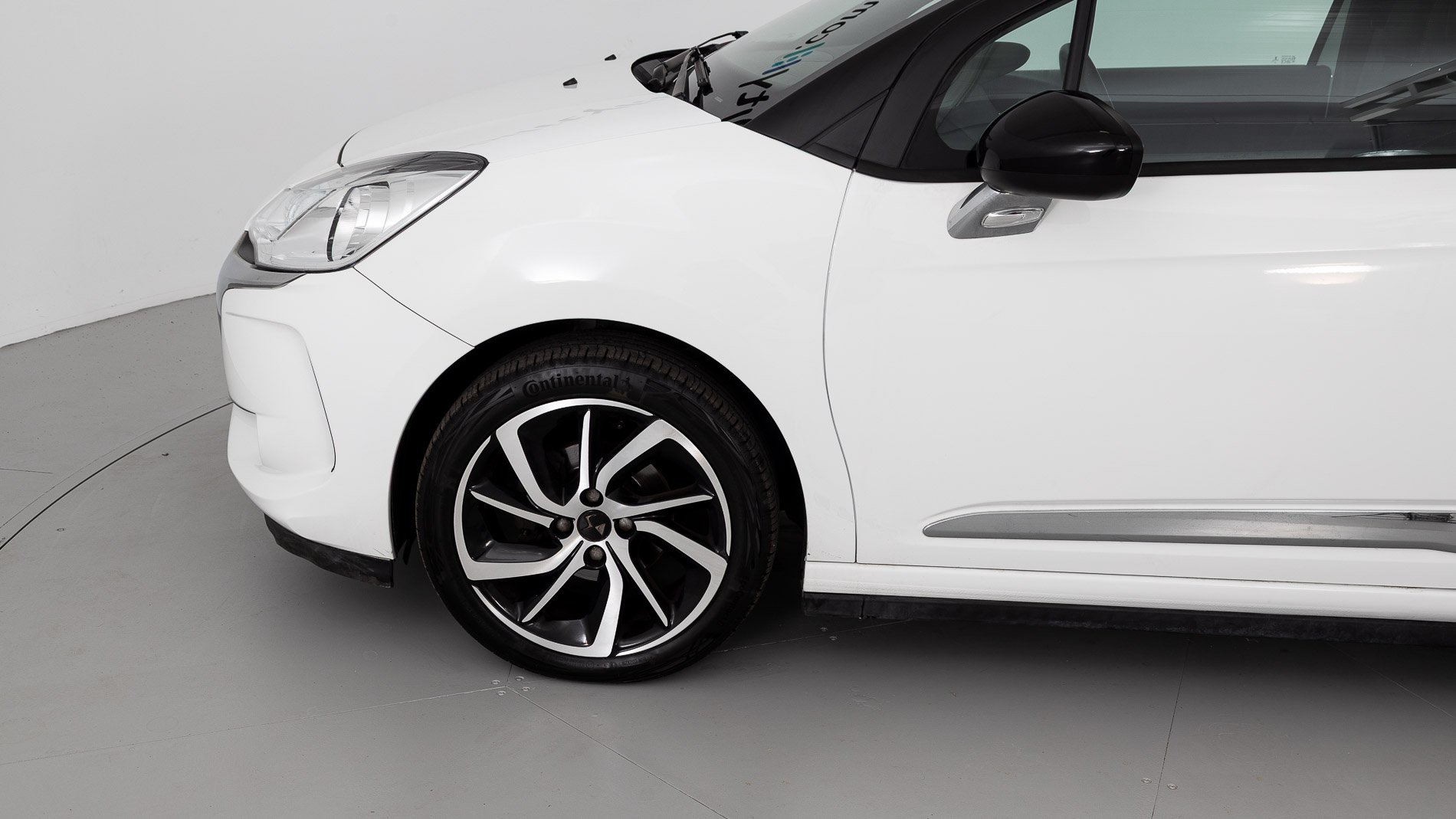 ds ds3 desir 1.2 80 2017 blanco 24