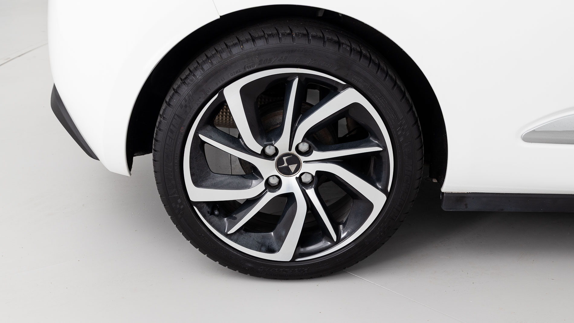 ds ds3 desir 1.2 80 2017 blanco 26