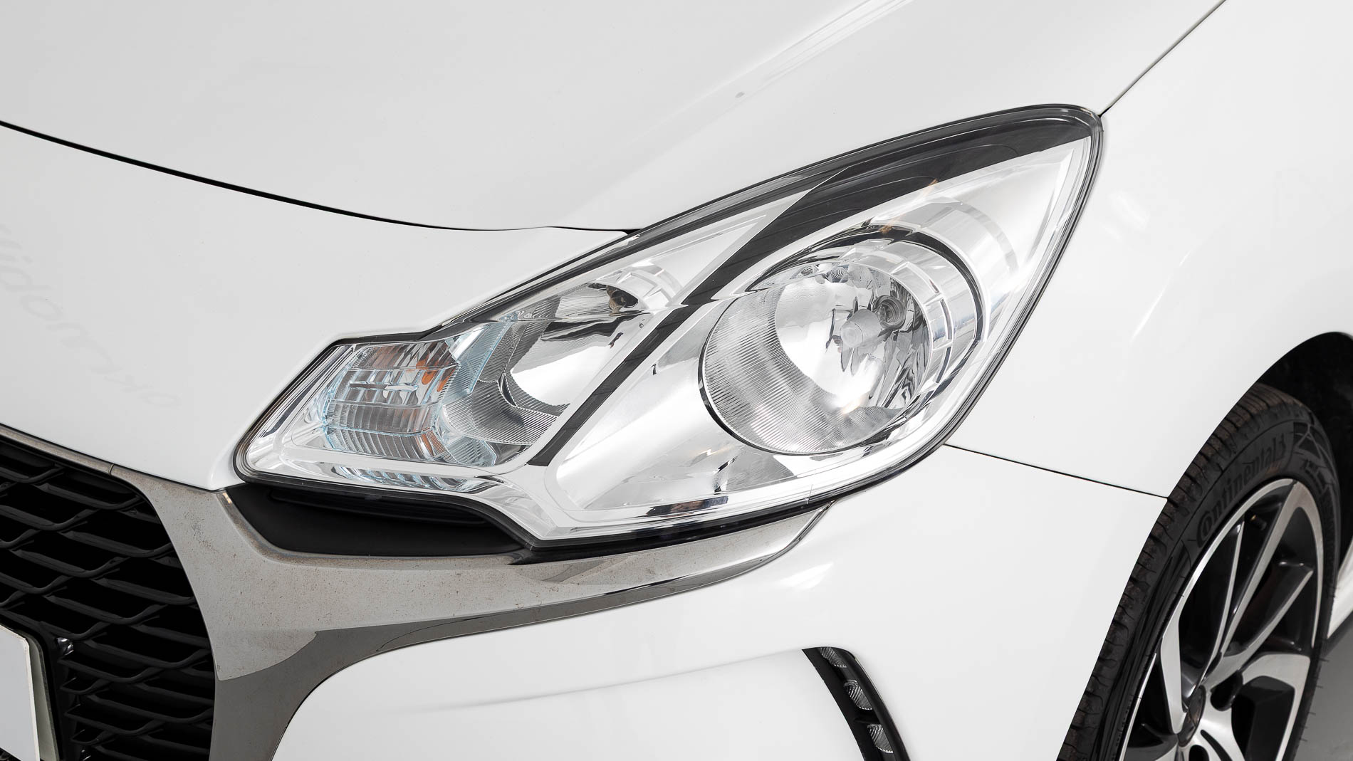 ds ds3 desir 1.2 80 2017 blanco 29