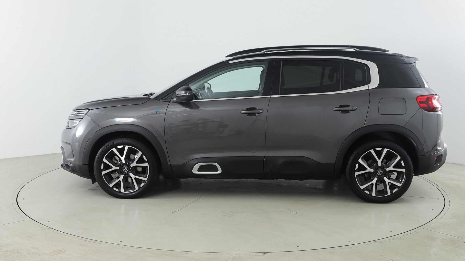 citroen c5 aircross shine 1.6 PURETECH HYBRID 225 E-EAT 2022 gris acier / negro 8