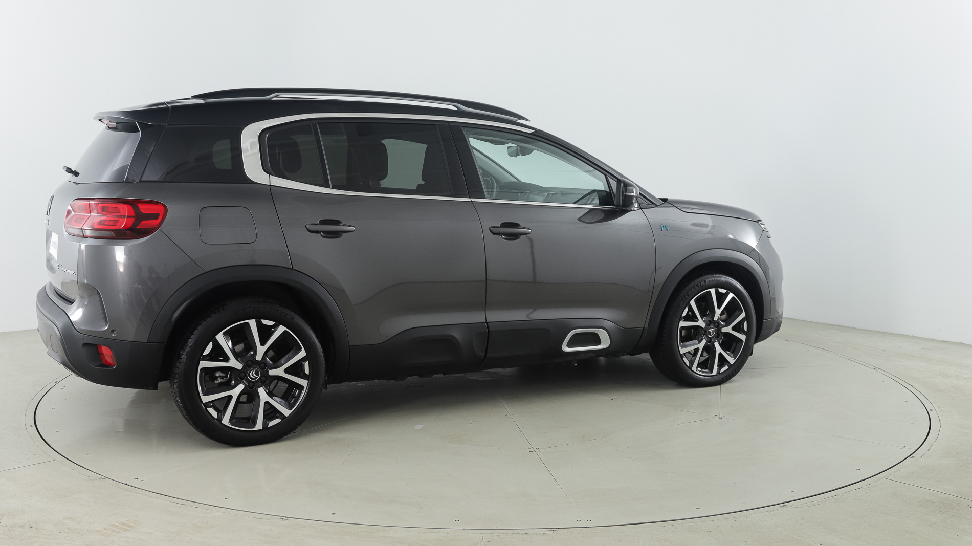 citroen c5 aircross shine 1.6 PURETECH HYBRID 225 E-EAT 2022 gris acier / negro 13