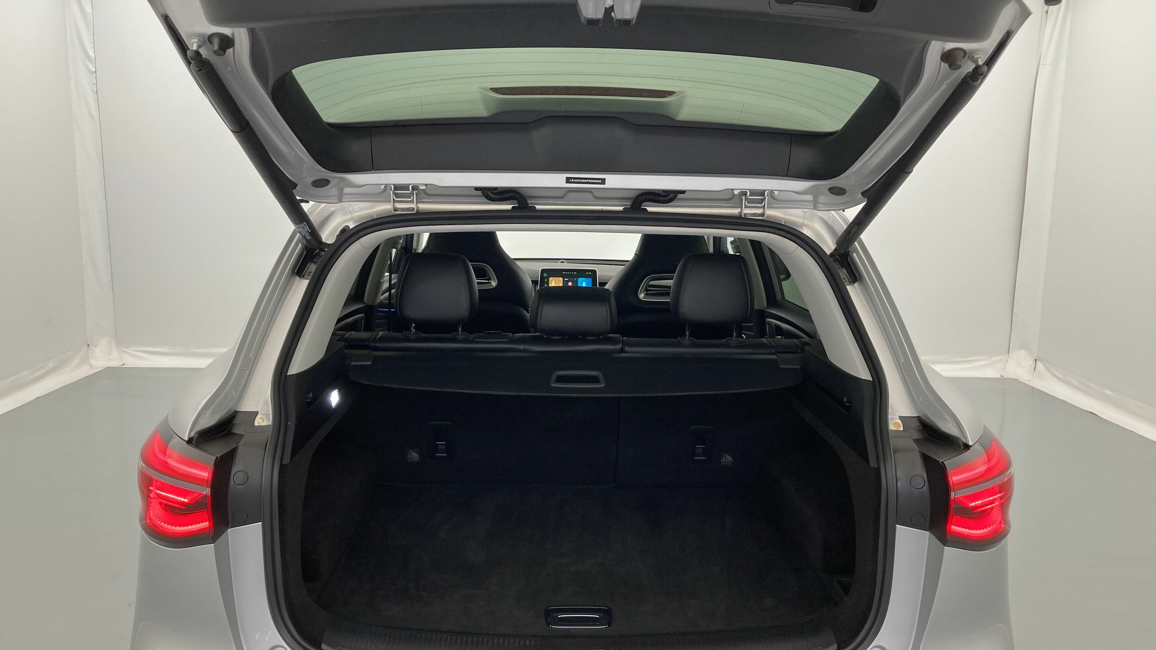 mg hs luxury 1.5 T-GDI 162 AT 2023 medal silver - ssa 24