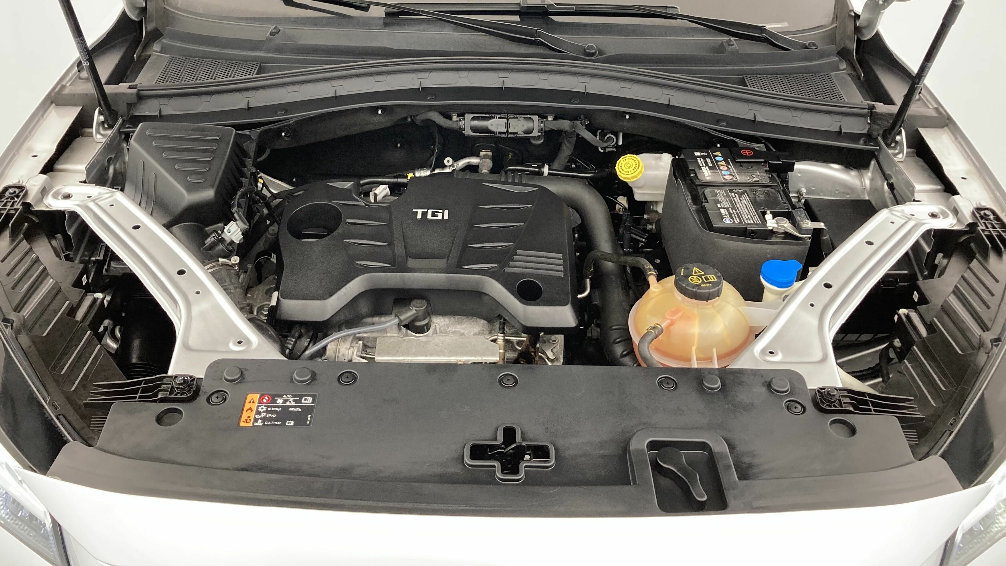 mg hs luxury 1.5 T-GDI 162 AT 2023 medal silver - ssa 25