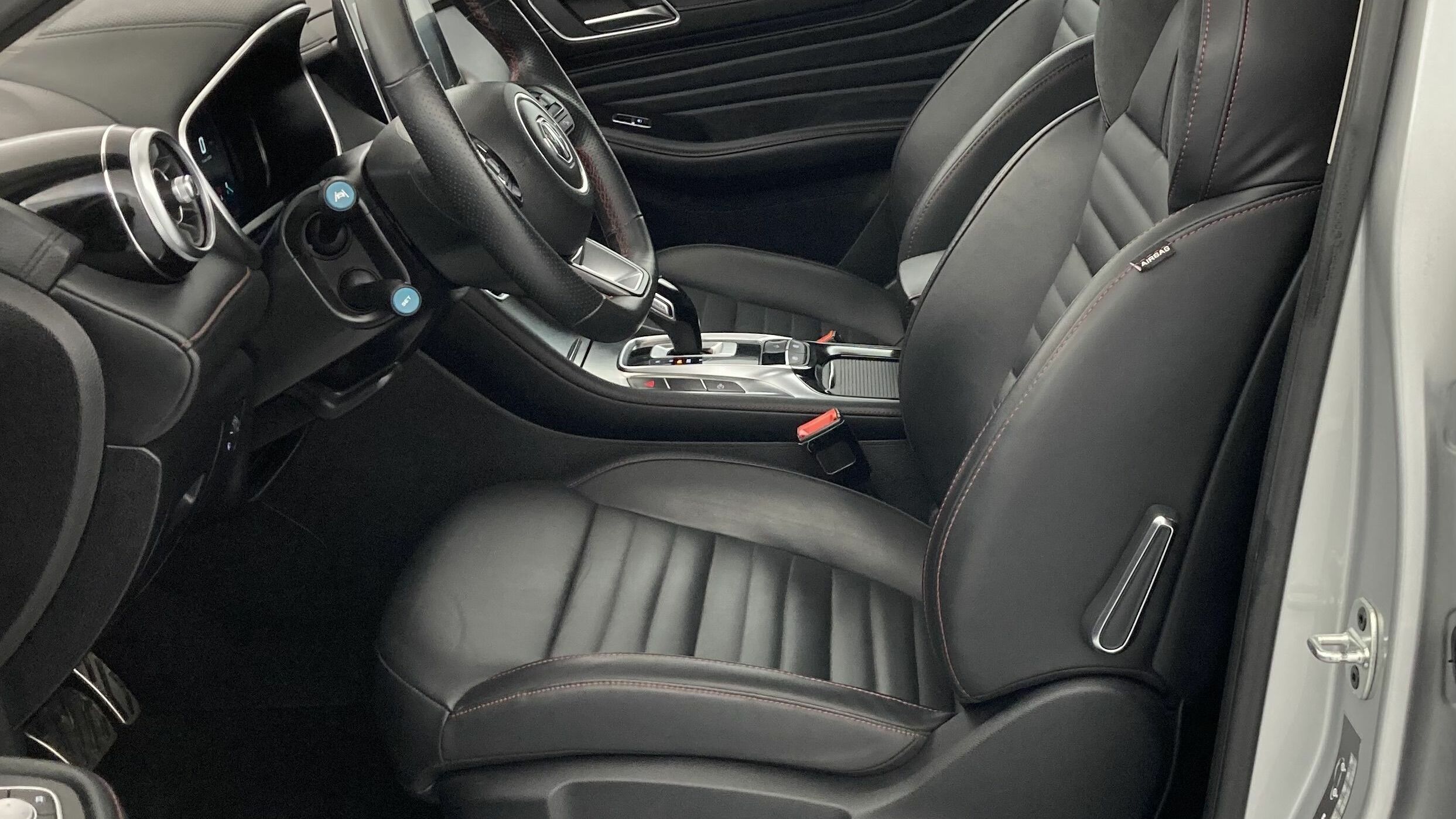 mg hs luxury 1.5 T-GDI 162 AT 2023 medal silver - ssa 14