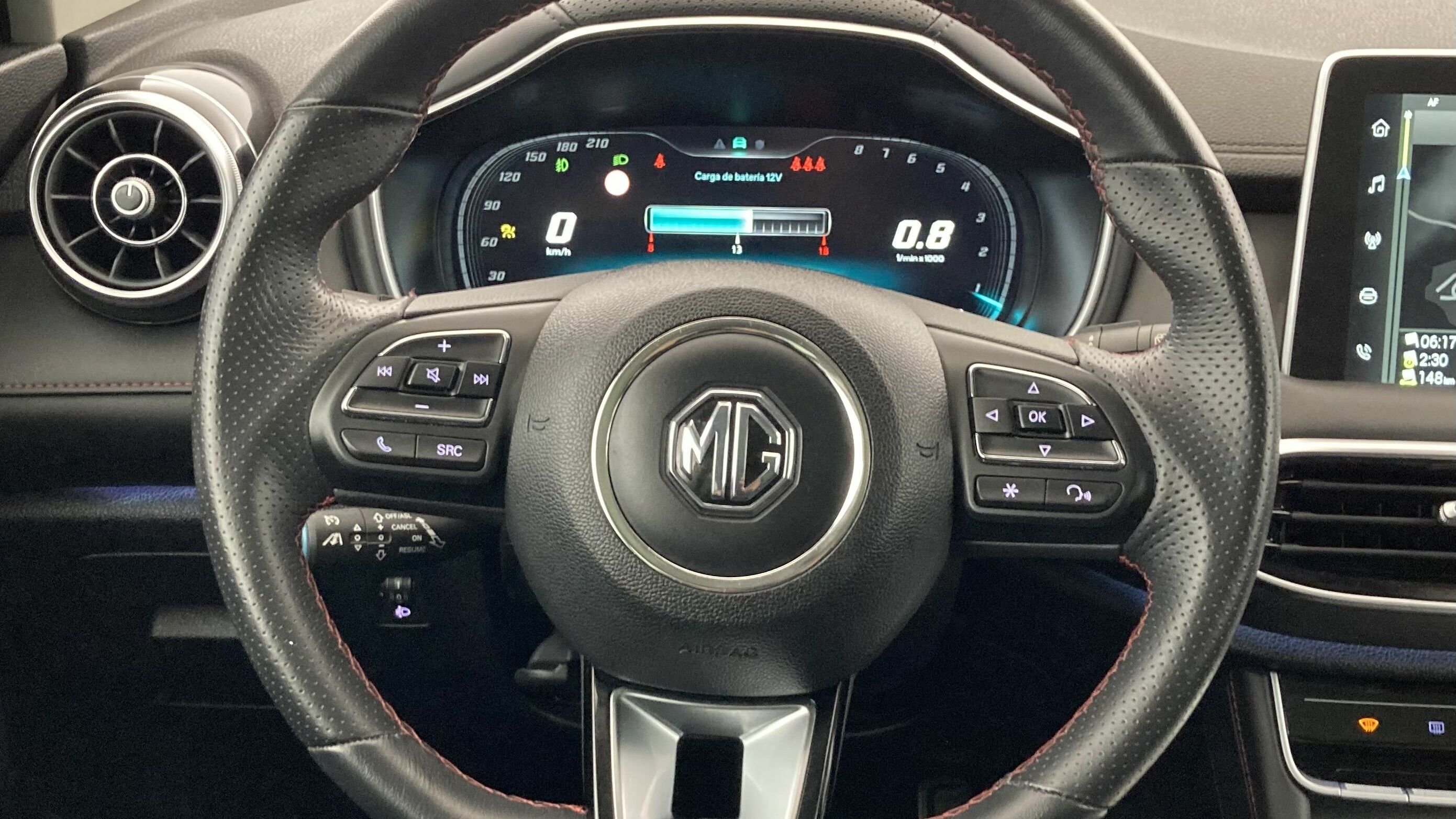 mg hs luxury 1.5 T-GDI 162 AT 2023 medal silver - ssa 17