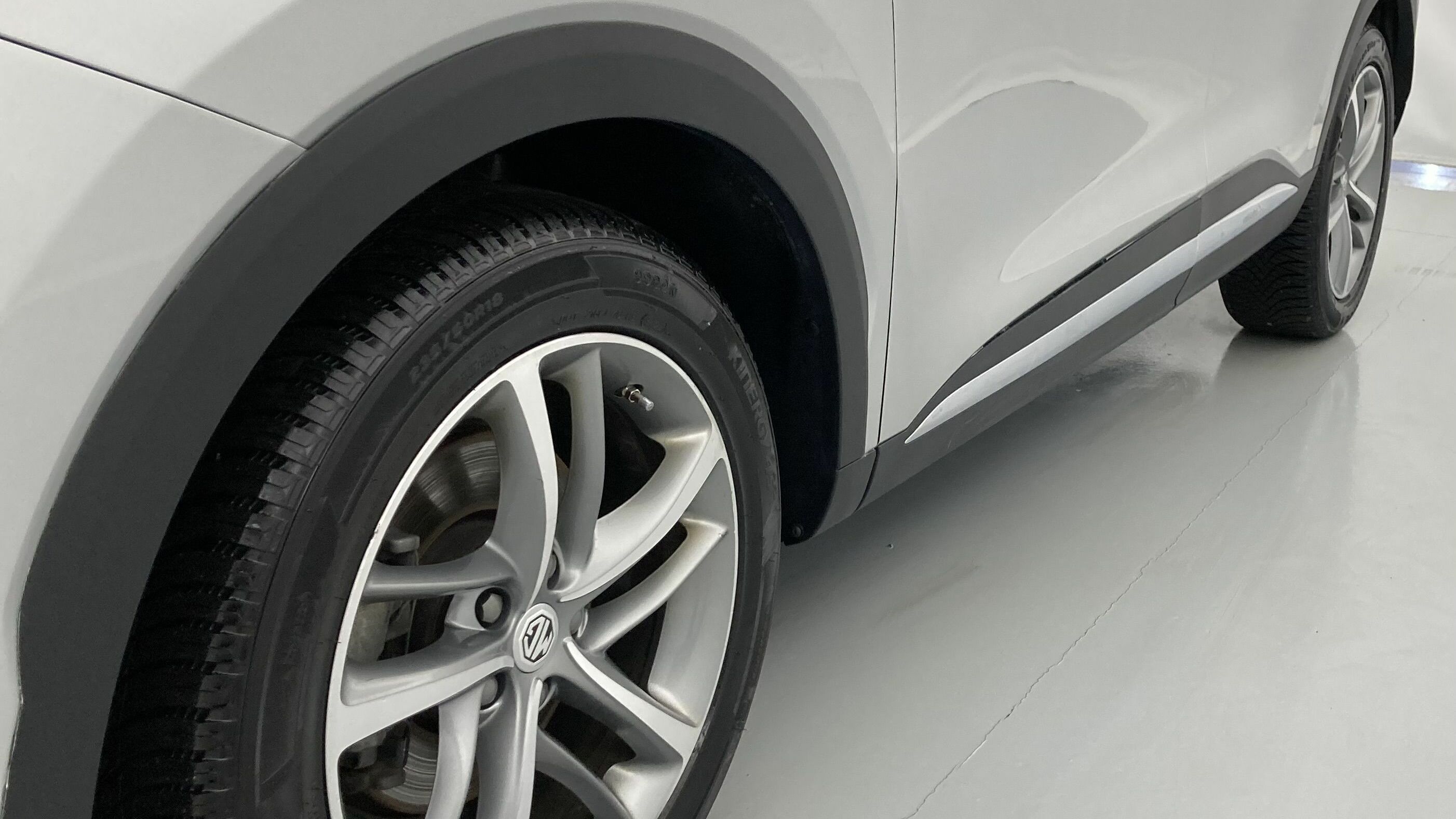 mg hs luxury 1.5 T-GDI 162 AT 2023 medal silver - ssa 26