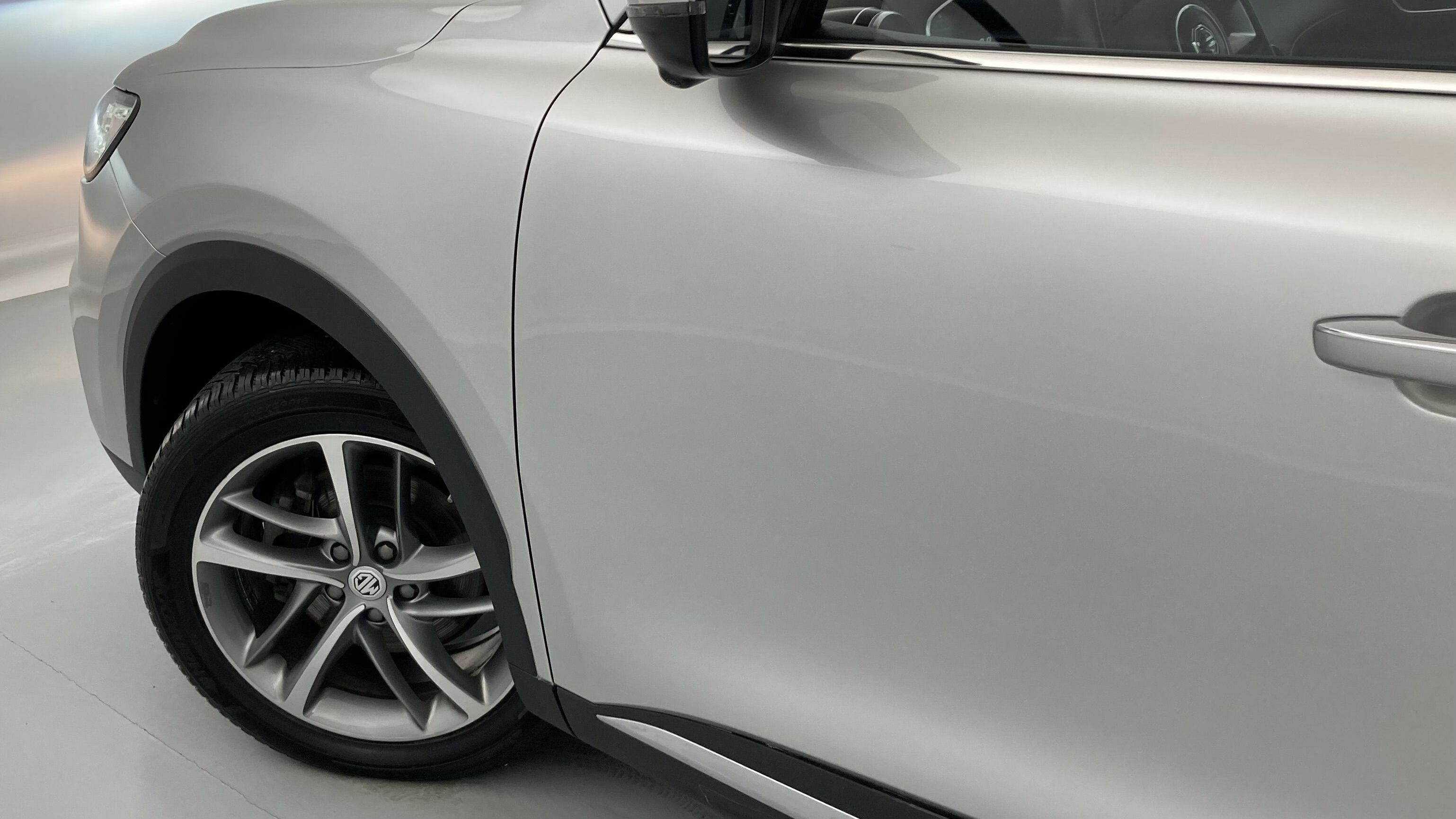 mg hs luxury 1.5 T-GDI 162 AT 2023 medal silver - ssa 28