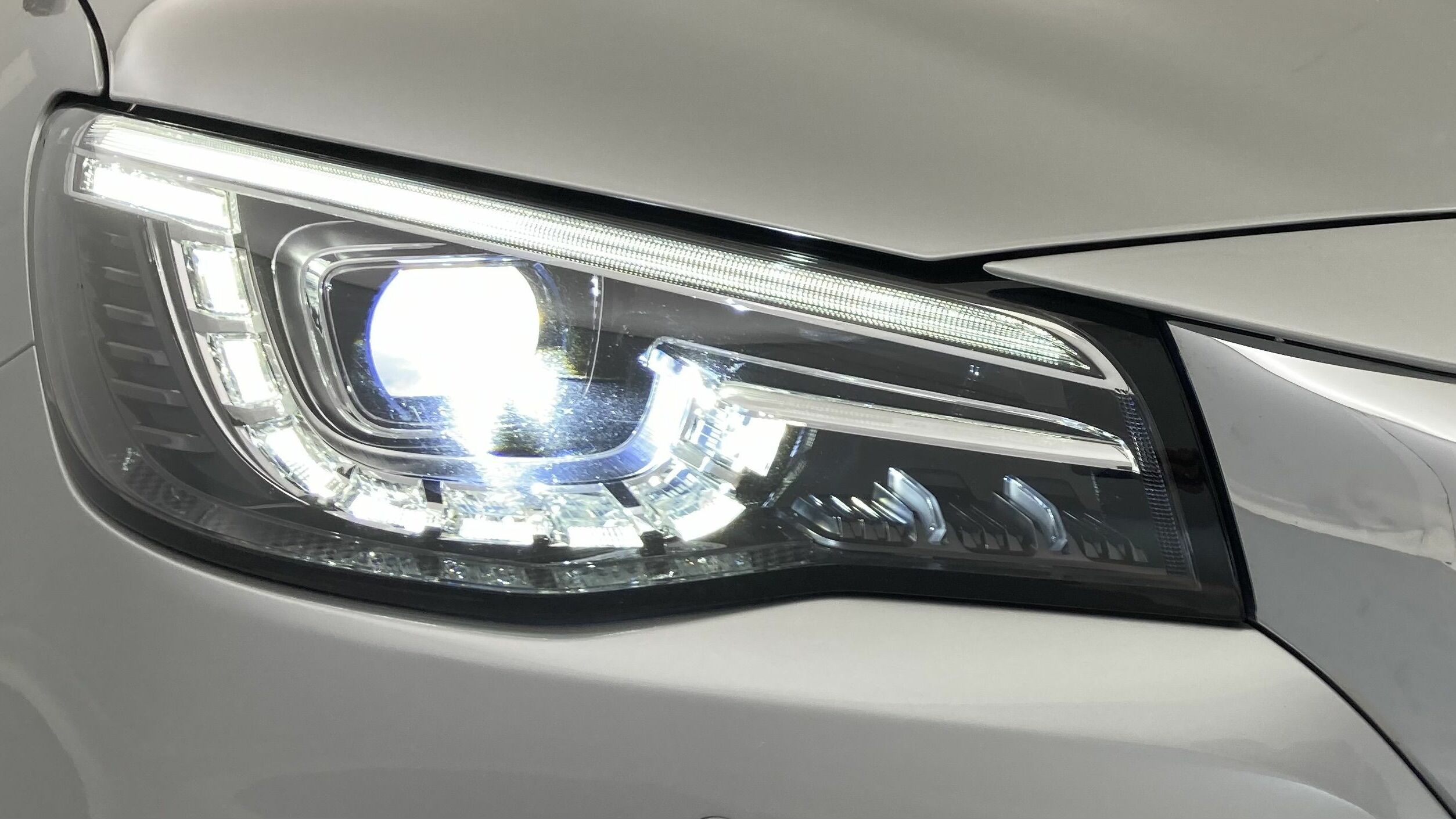 mg hs luxury 1.5 T-GDI 162 AT 2023 medal silver - ssa 29