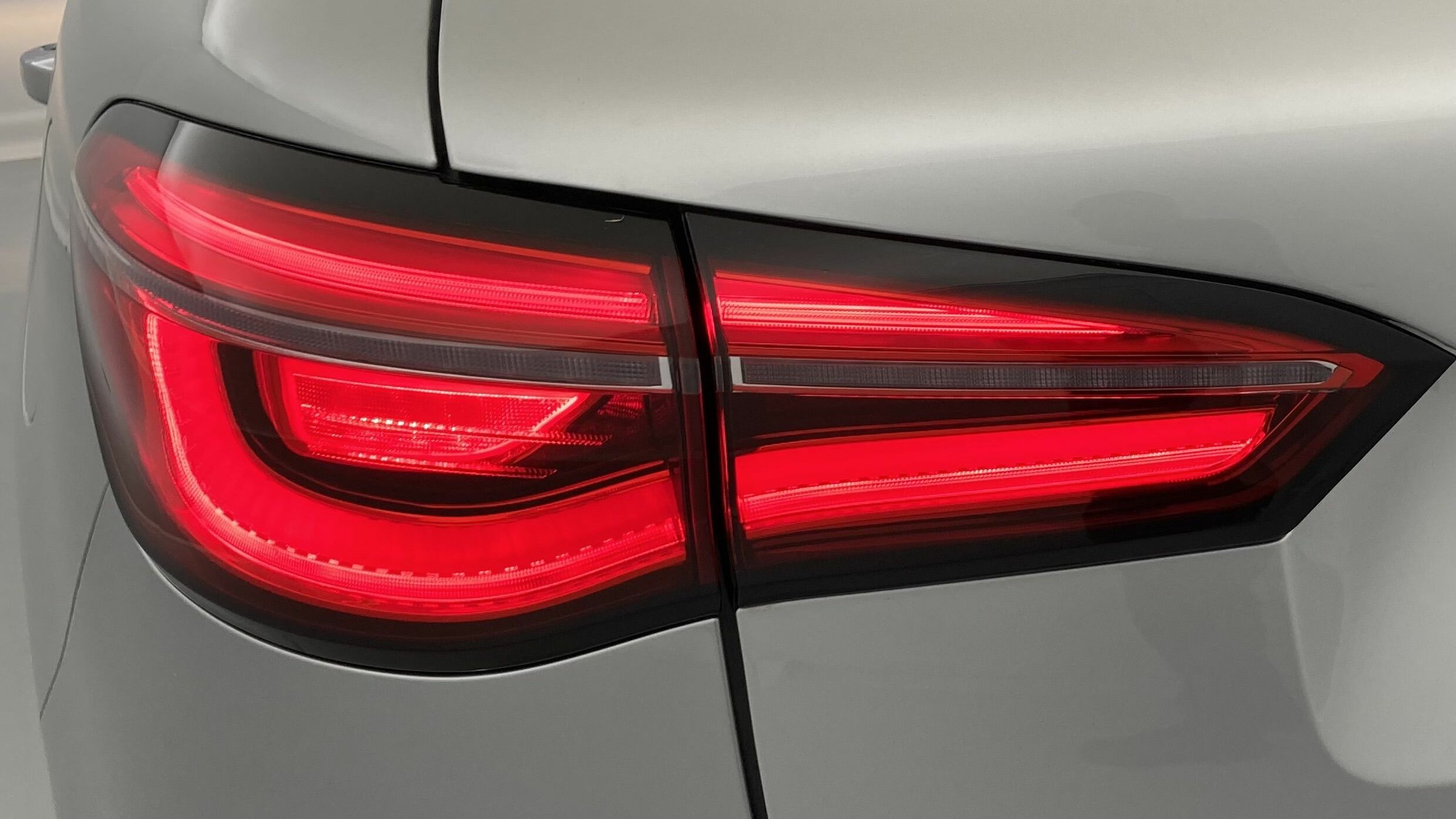 mg hs luxury 1.5 T-GDI 162 AT 2023 medal silver - ssa 30