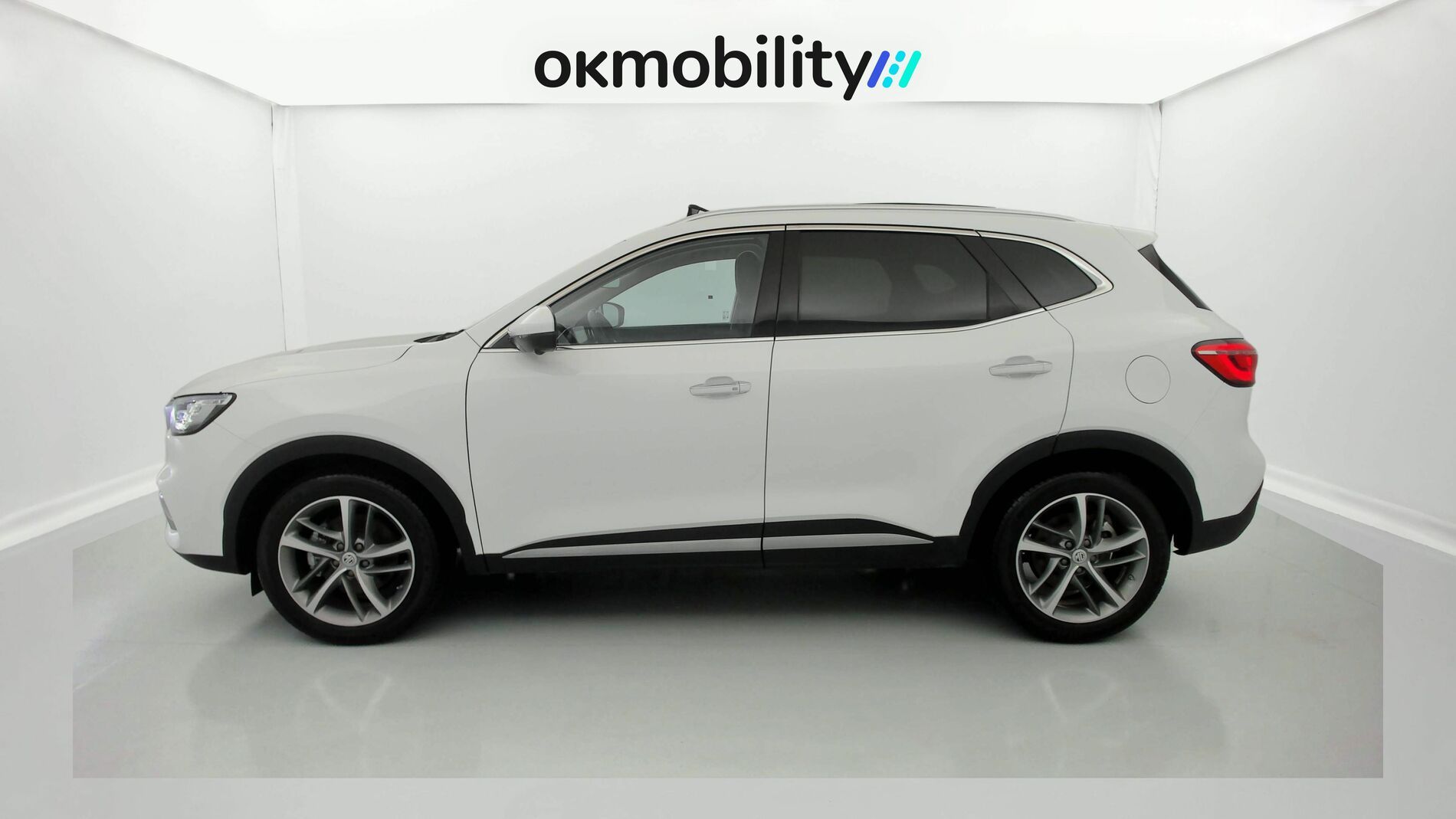 mg hs luxury 1.5 T-GDI 162 2023 dover white 8