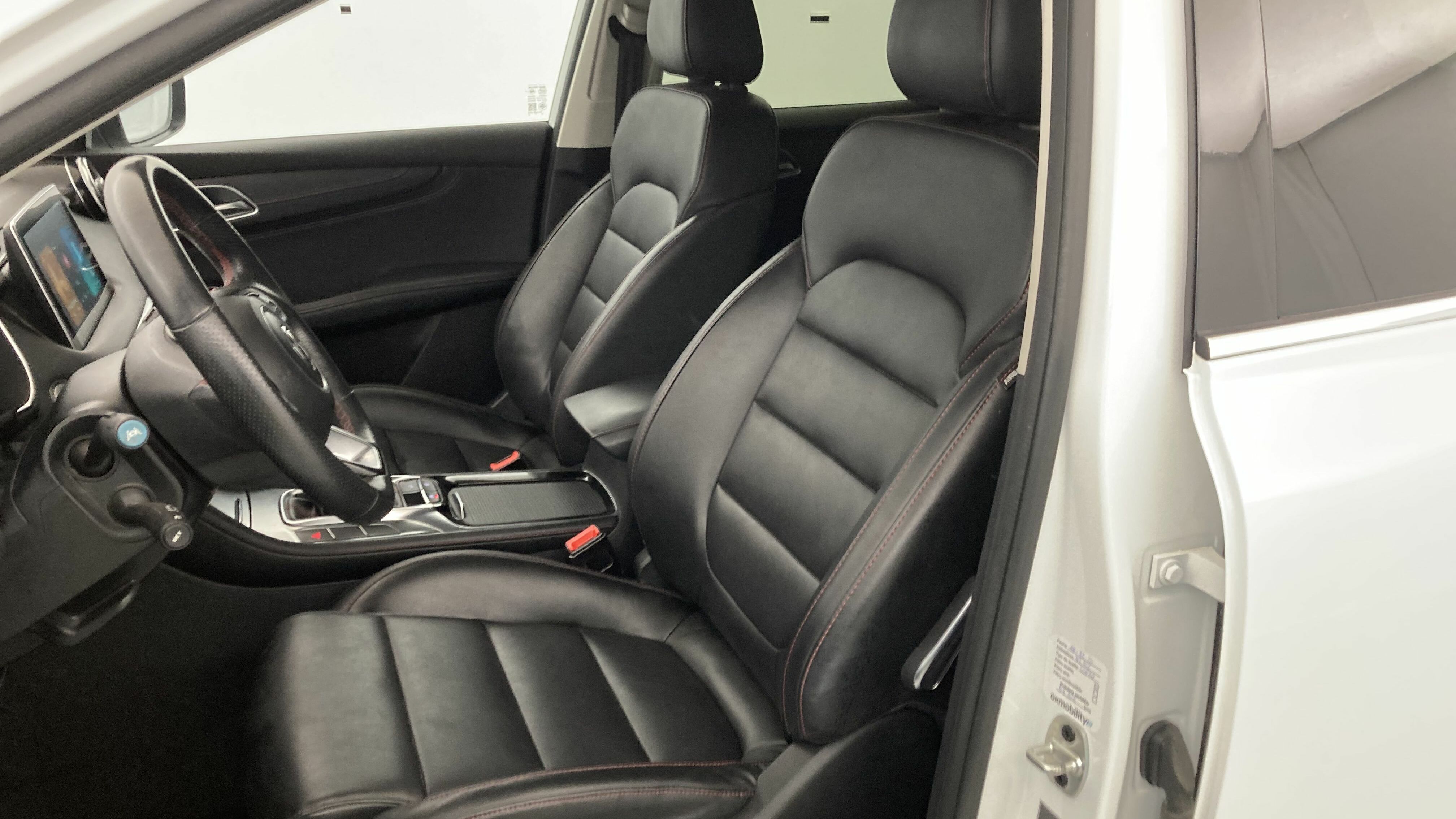 mg hs comfort 1.5 T-GDI 162 2023 dover white 13