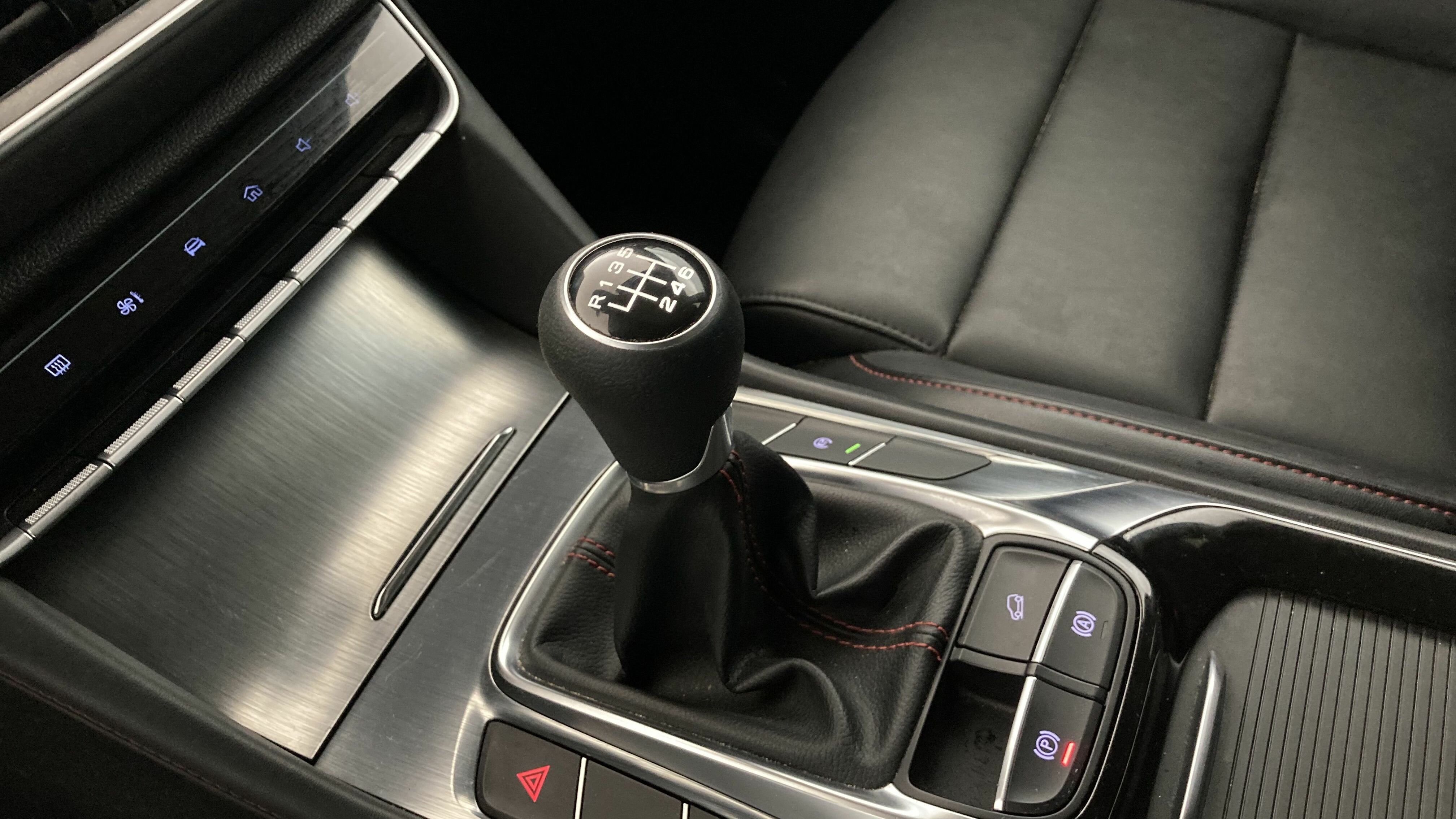 mg hs comfort 1.5 T-GDI 162 2023 dover white 19