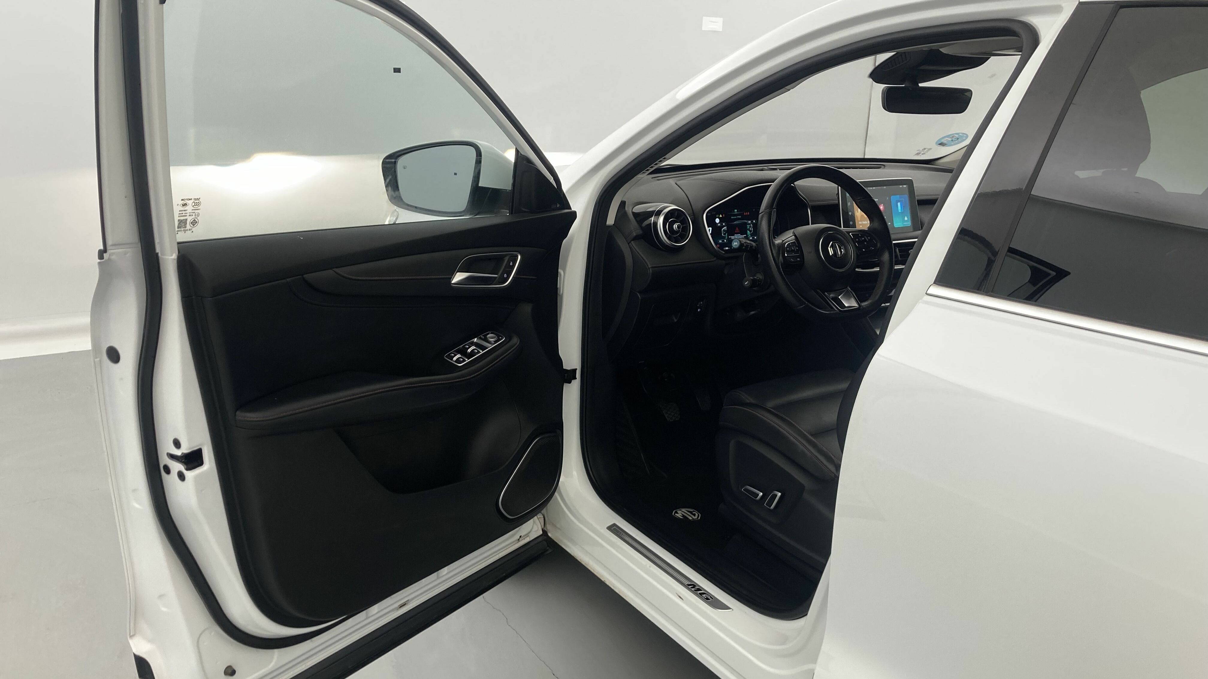 mg hs comfort 1.5 T-GDI 162 2023 dover white 14