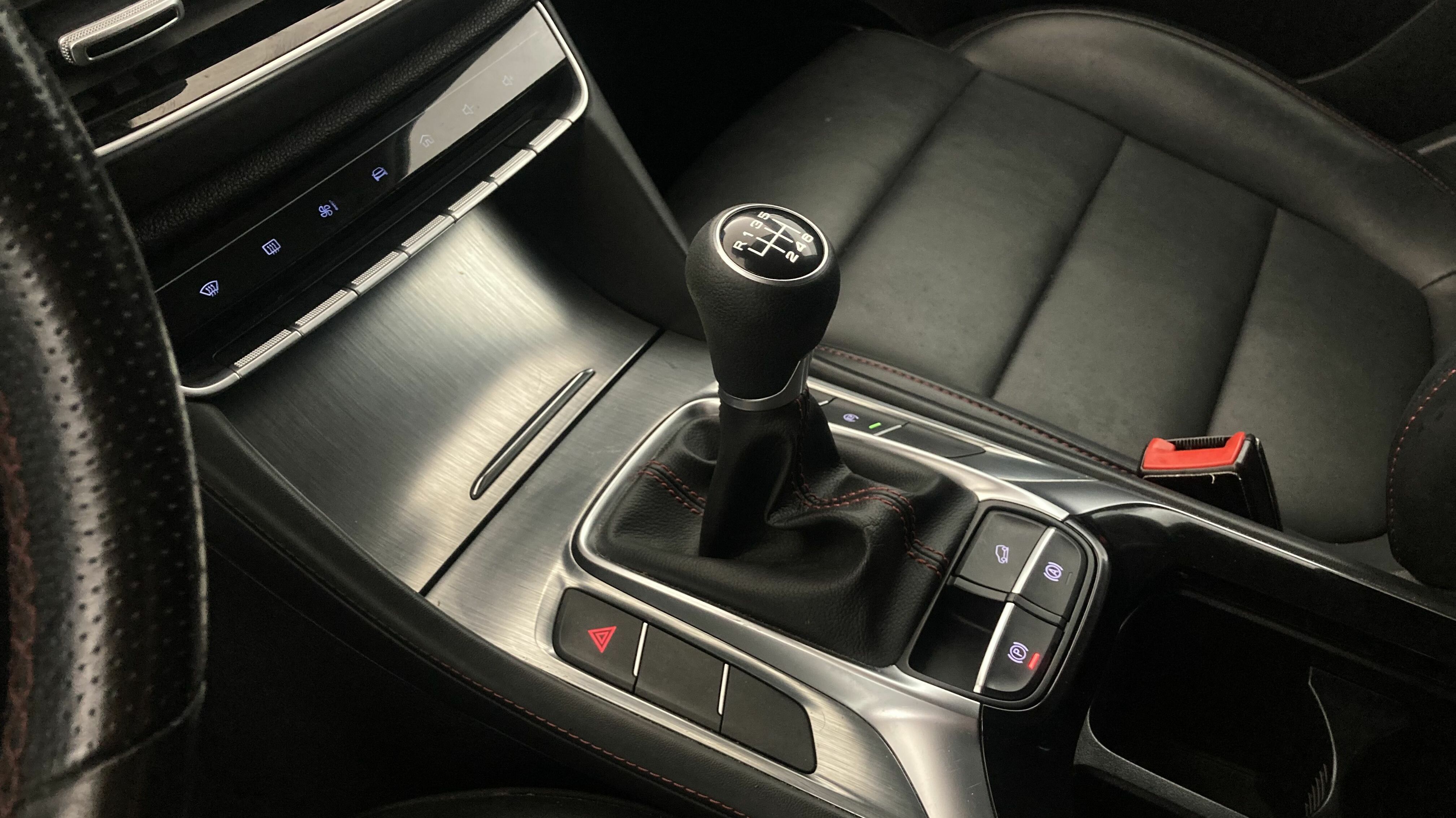 mg hs comfort 1.5 T-GDI 162 2023 dover white 21