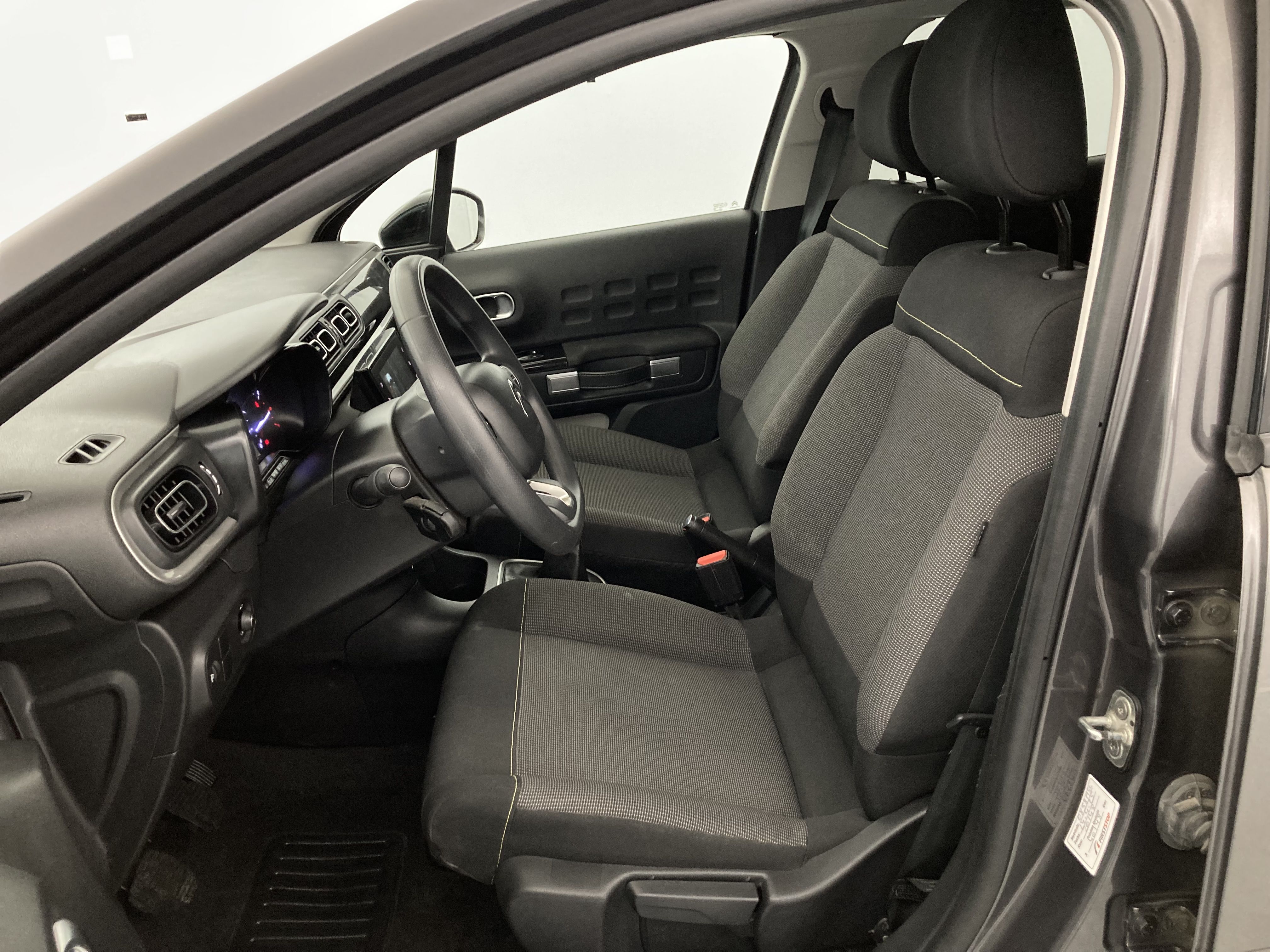 citroen c3 origin max 1.2 PURETECH 83 2024 gris platino 19