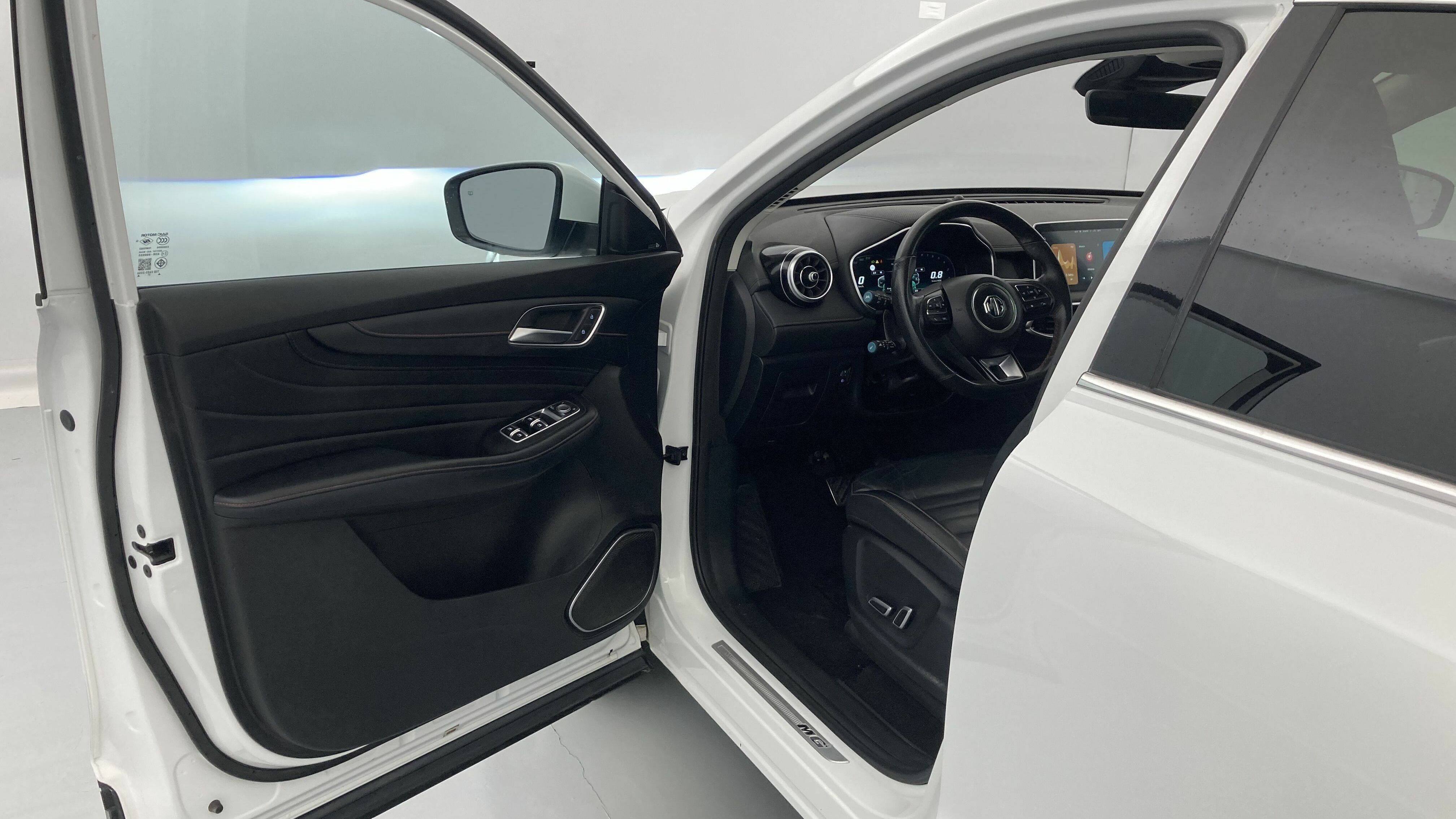 mg hs luxury 1.5 T-GDI 162 AT 2023 white 12