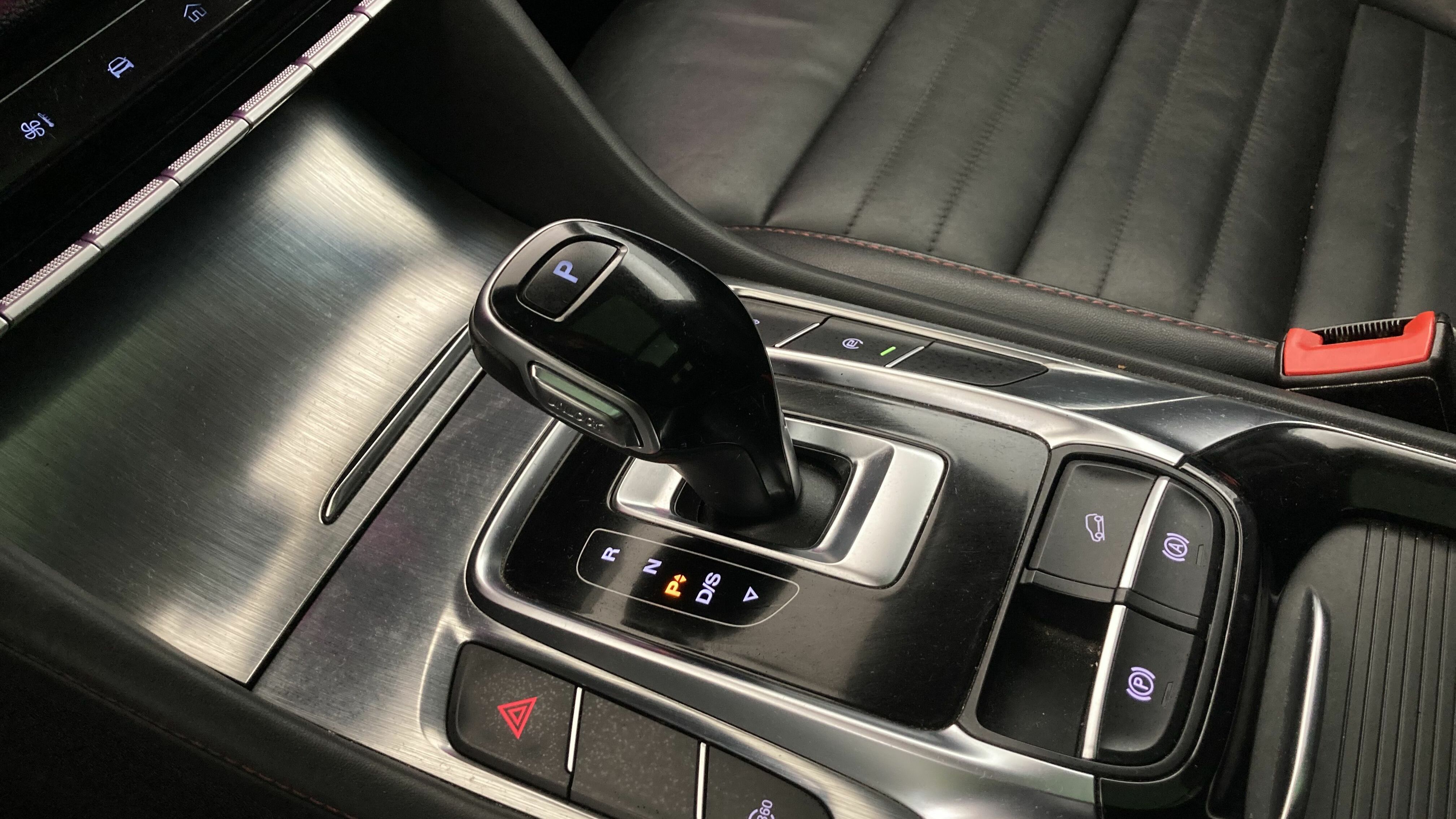 mg hs luxury 1.5 T-GDI 162 AT 2023 white 18