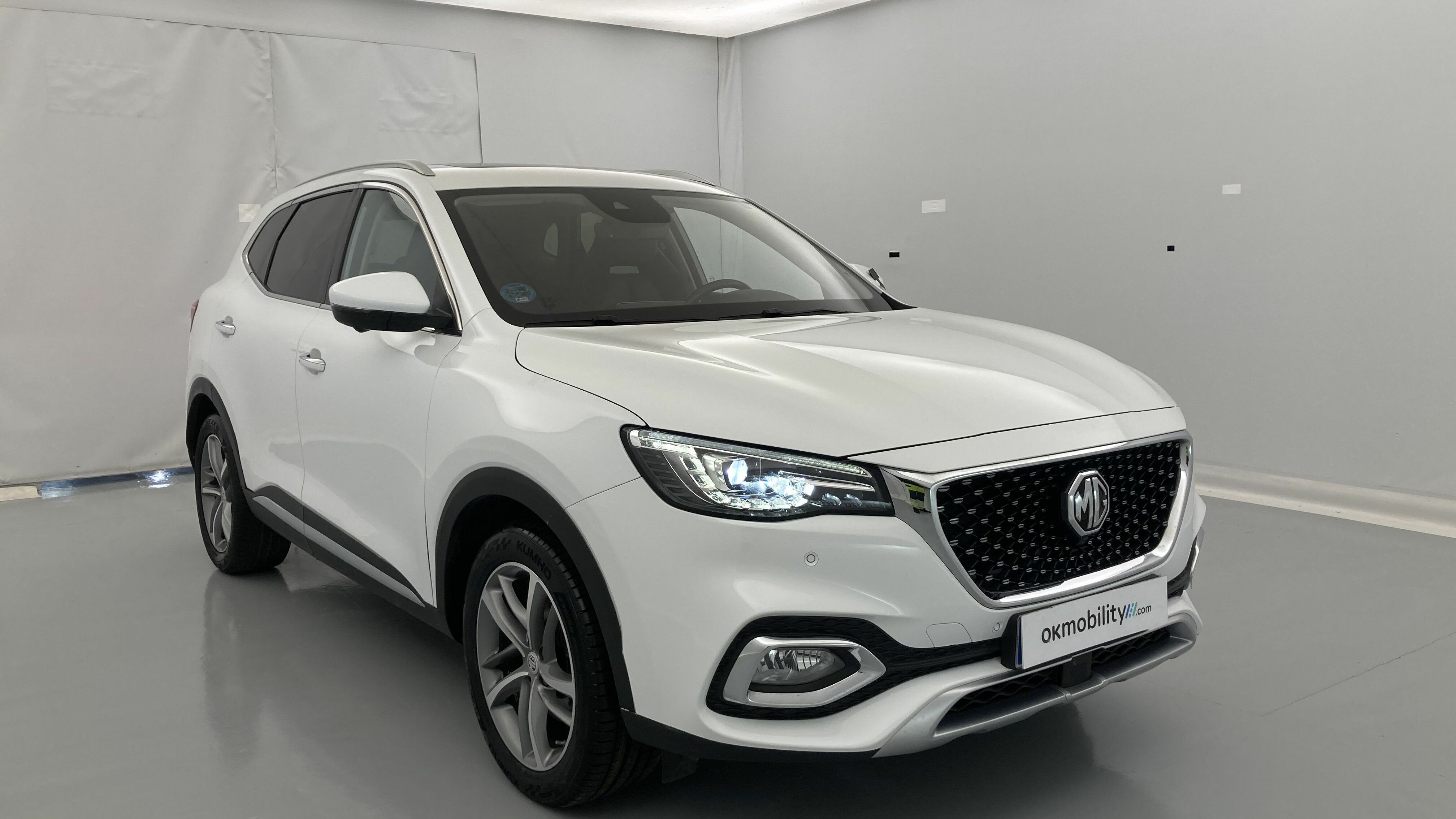 mg hs luxury 1.5 T-GDI 162 AT 2023 white 21