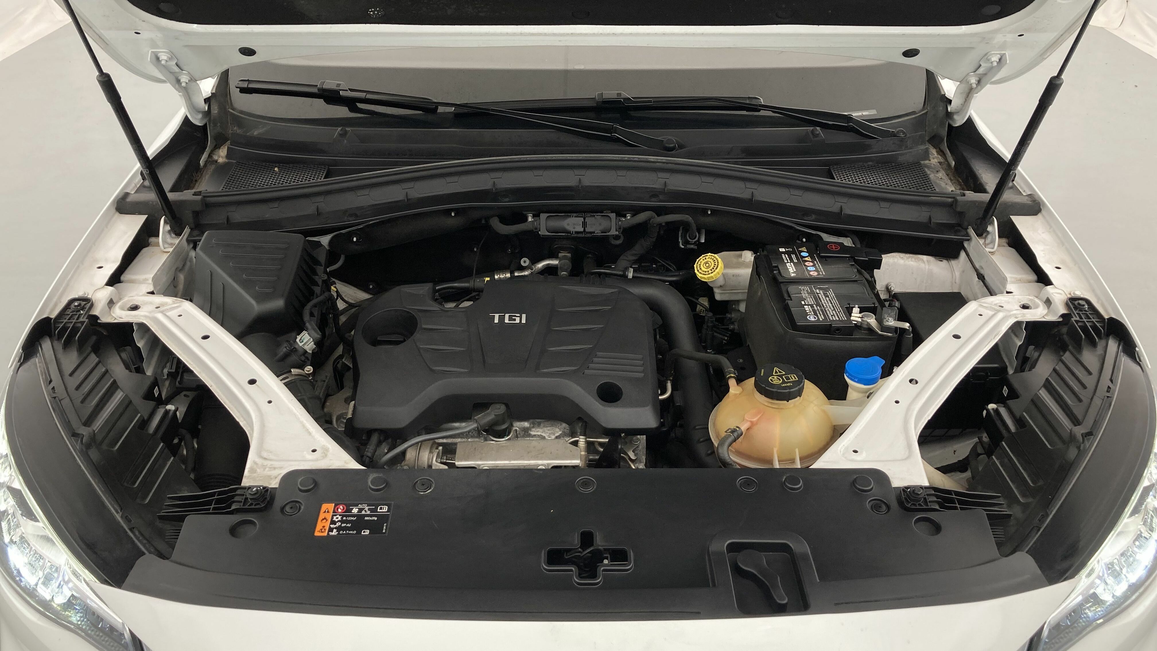 mg hs luxury 1.5 T-GDI 162 AT 2023 white 23