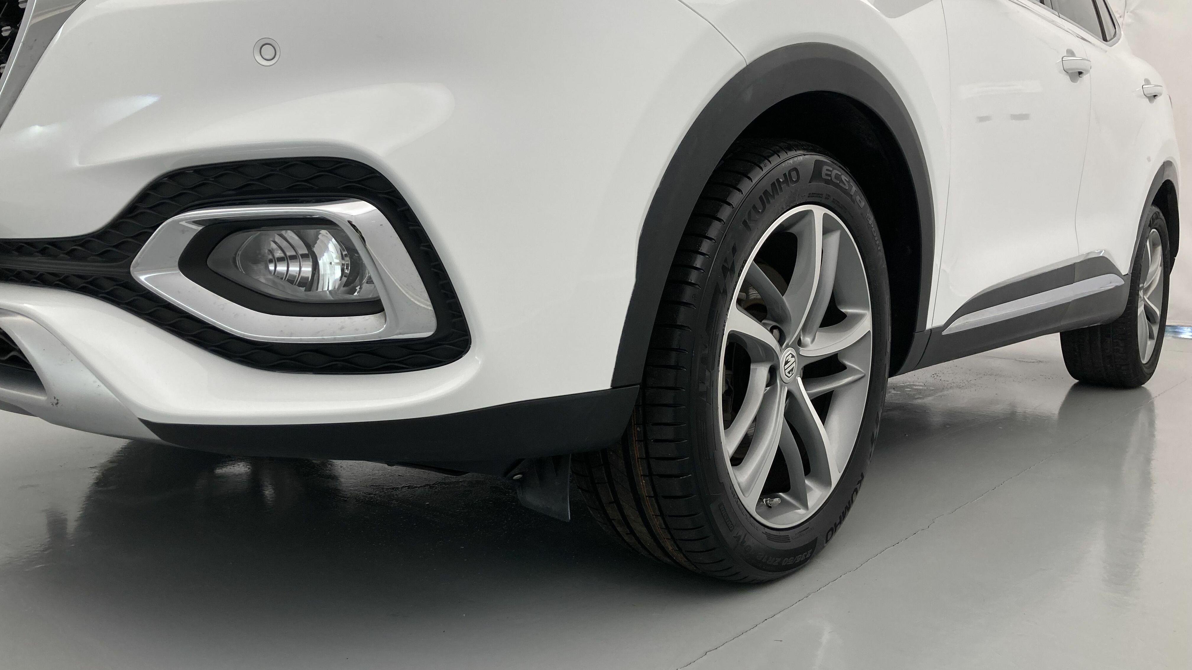 mg hs luxury 1.5 T-GDI 162 AT 2023 white 24