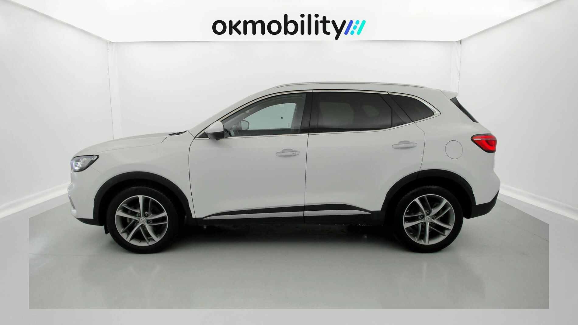 mg hs luxury 1.5 T-GDI 162 AT 2023 white 5