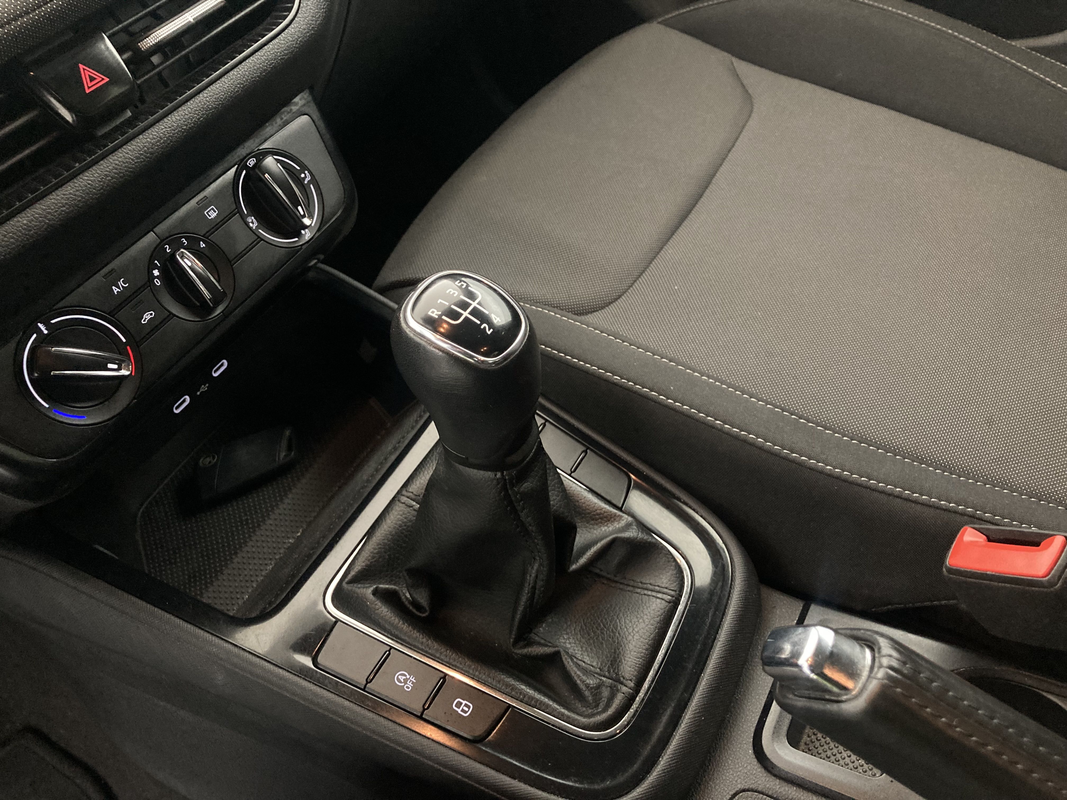 skoda fabia selection 1.0 MPI 80 2024 blanco glaciar 12