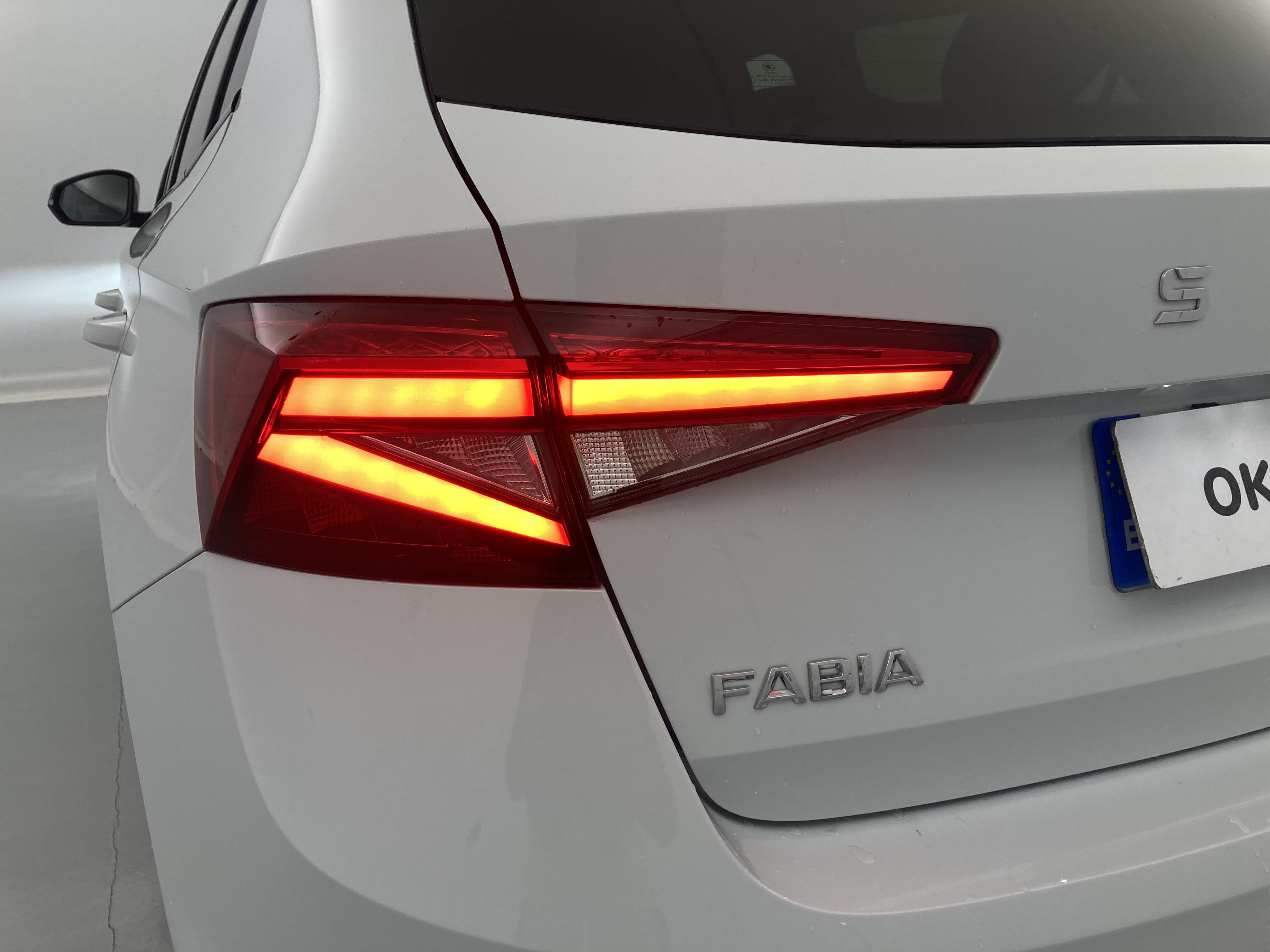 skoda fabia selection 1.0 MPI 80 2024 blanco glaciar 15