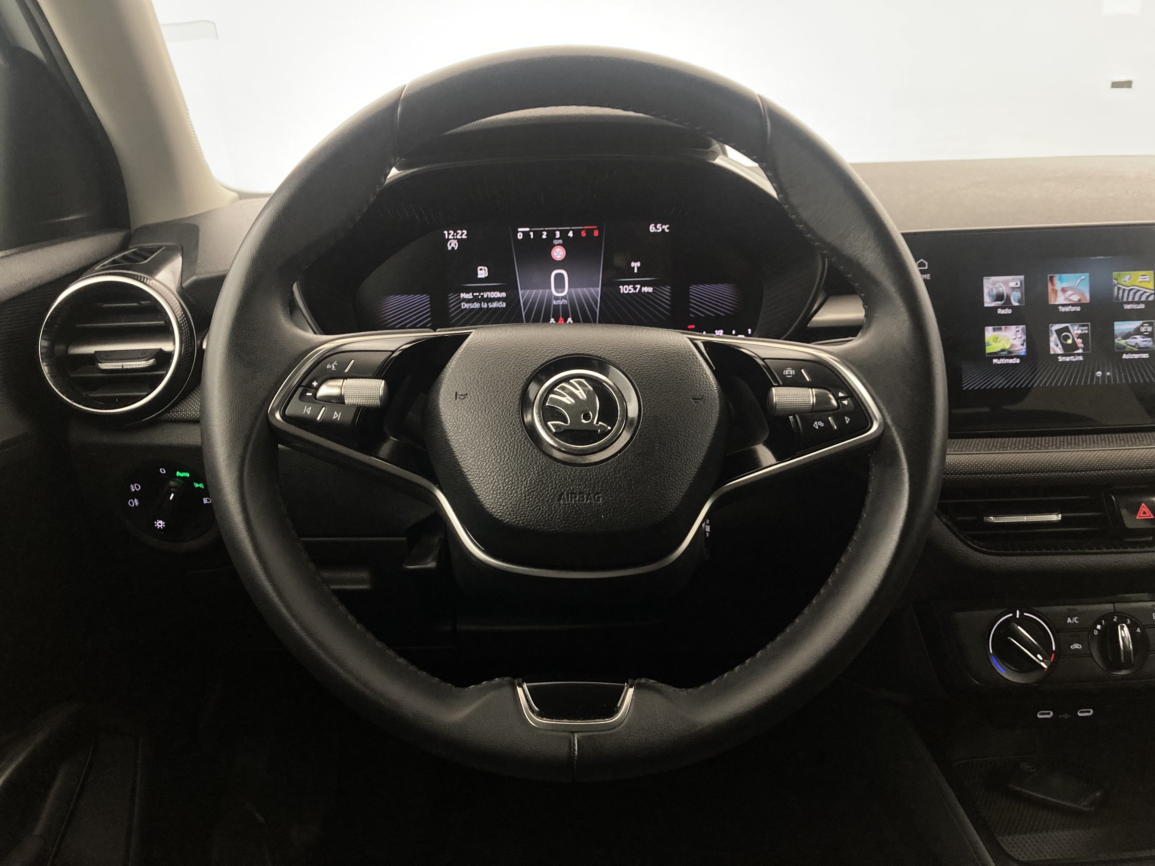 skoda fabia selection 1.0 MPI 80 2024 blanco glaciar 20