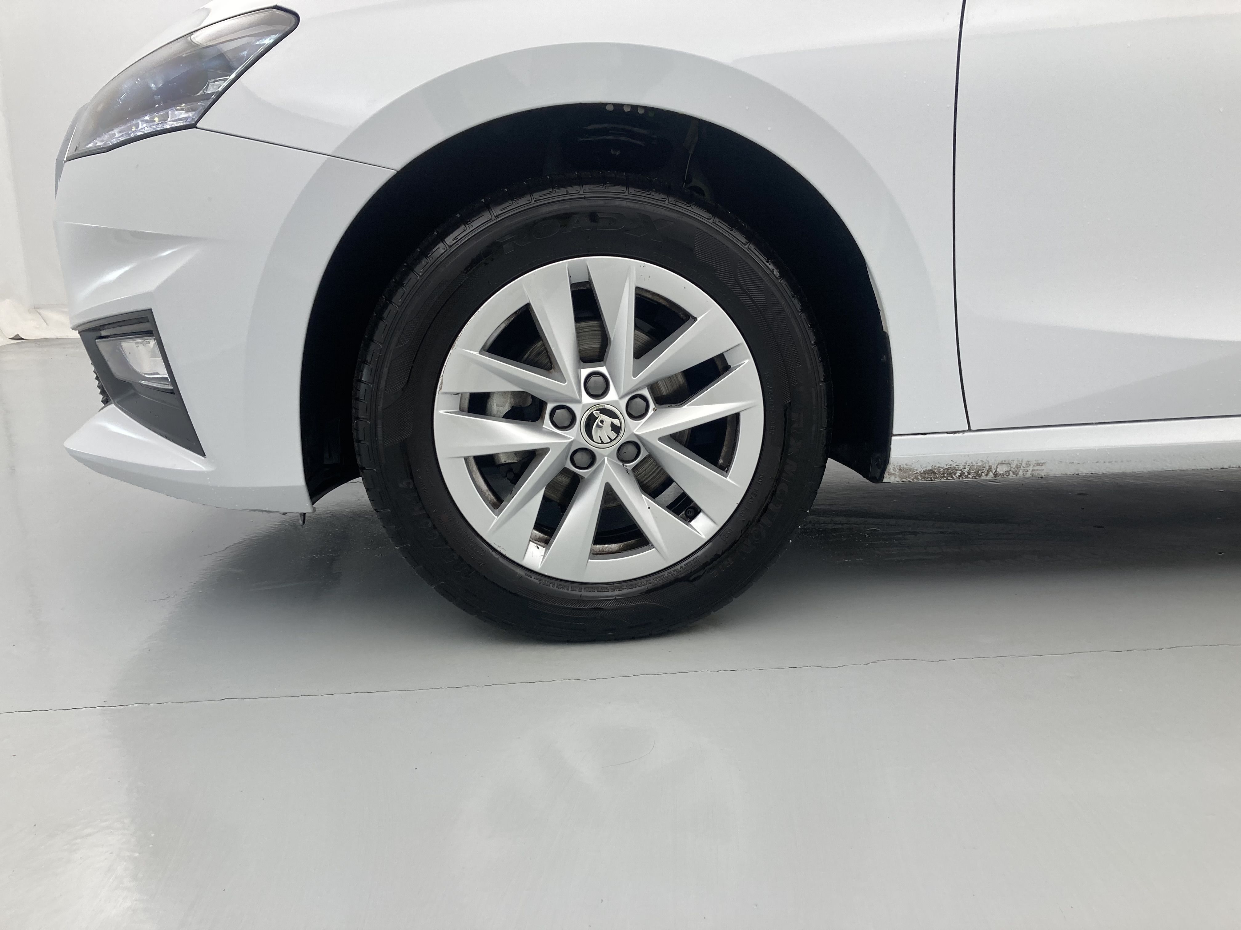 skoda fabia selection 1.0 MPI 80 2024 blanco glaciar 27