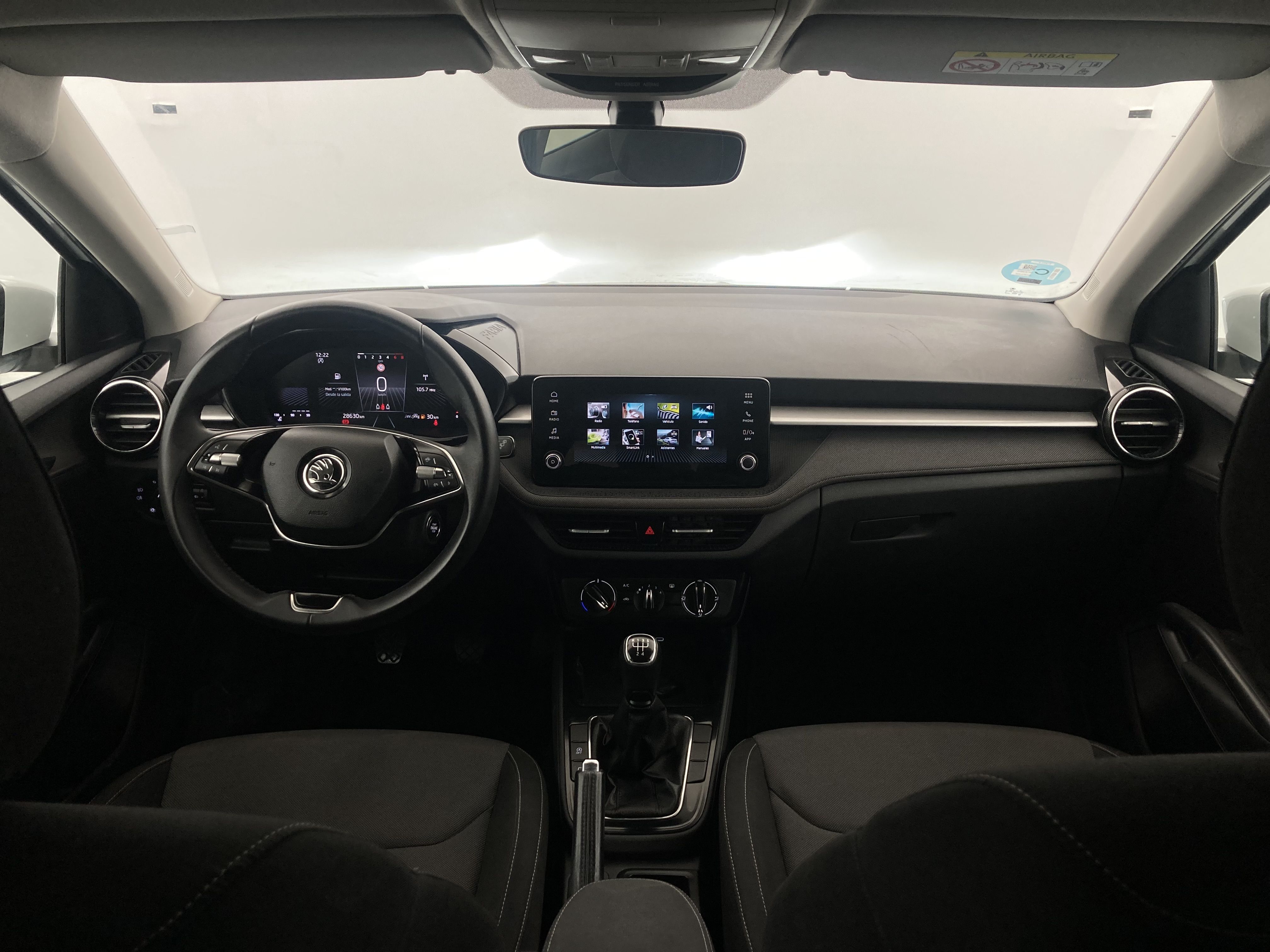 skoda fabia selection 1.0 MPI 80 2024 blanco glaciar 28