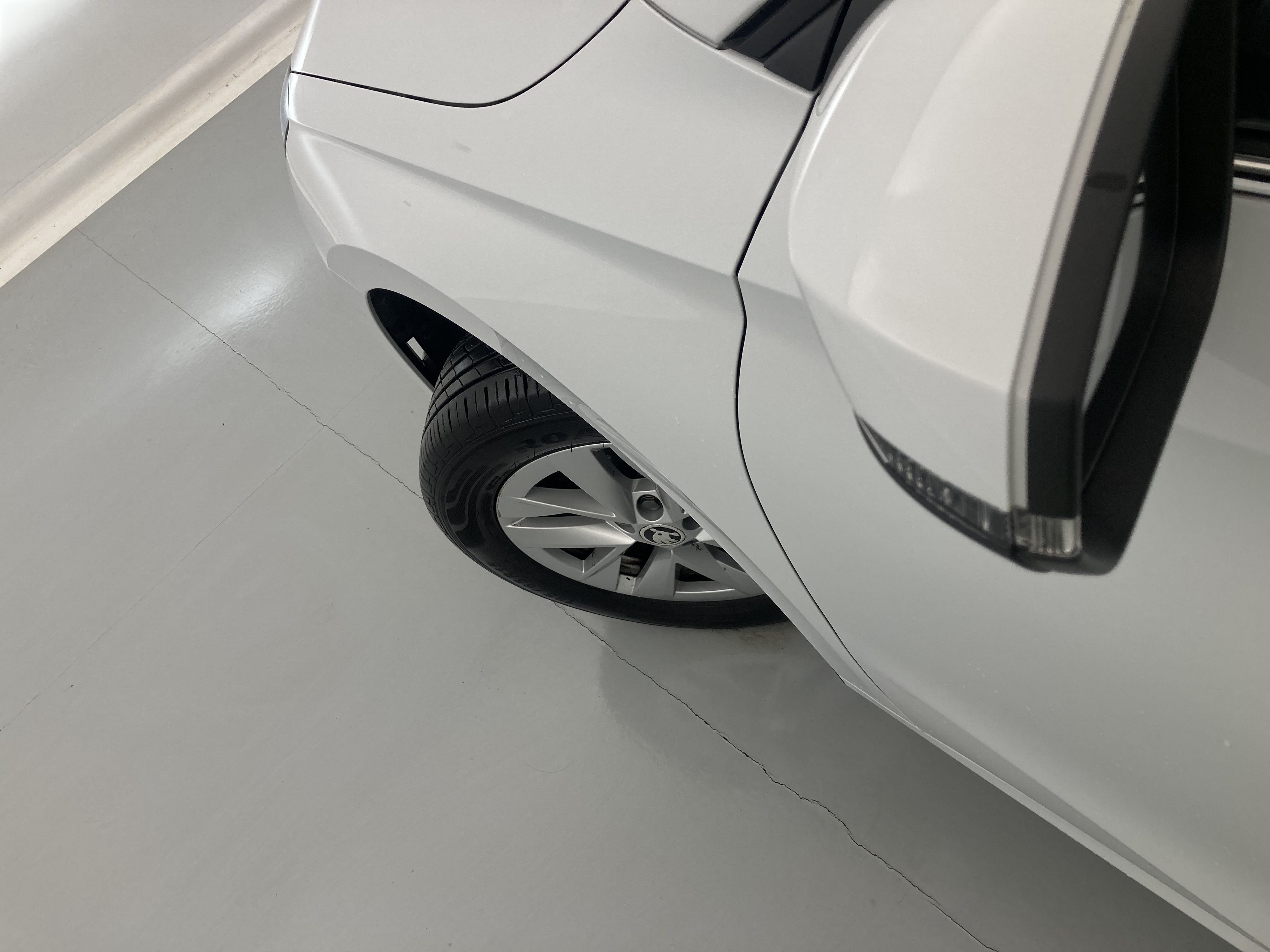 skoda fabia selection 1.0 MPI 80 2024 blanco glaciar 29