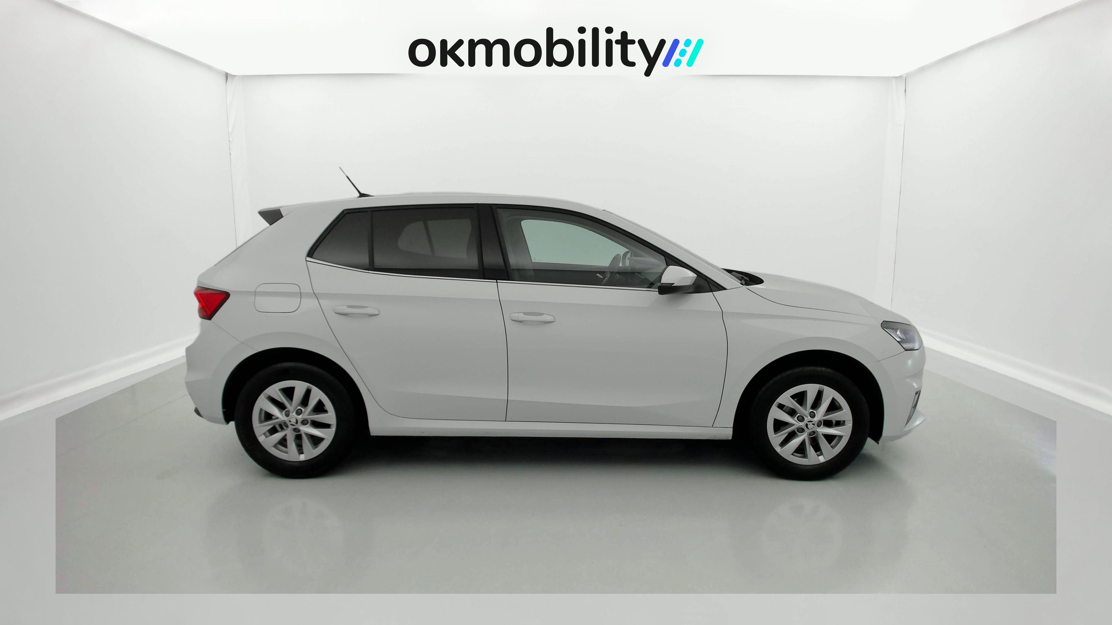 skoda fabia selection 1.0 MPI 80 2024 blanco glaciar 2