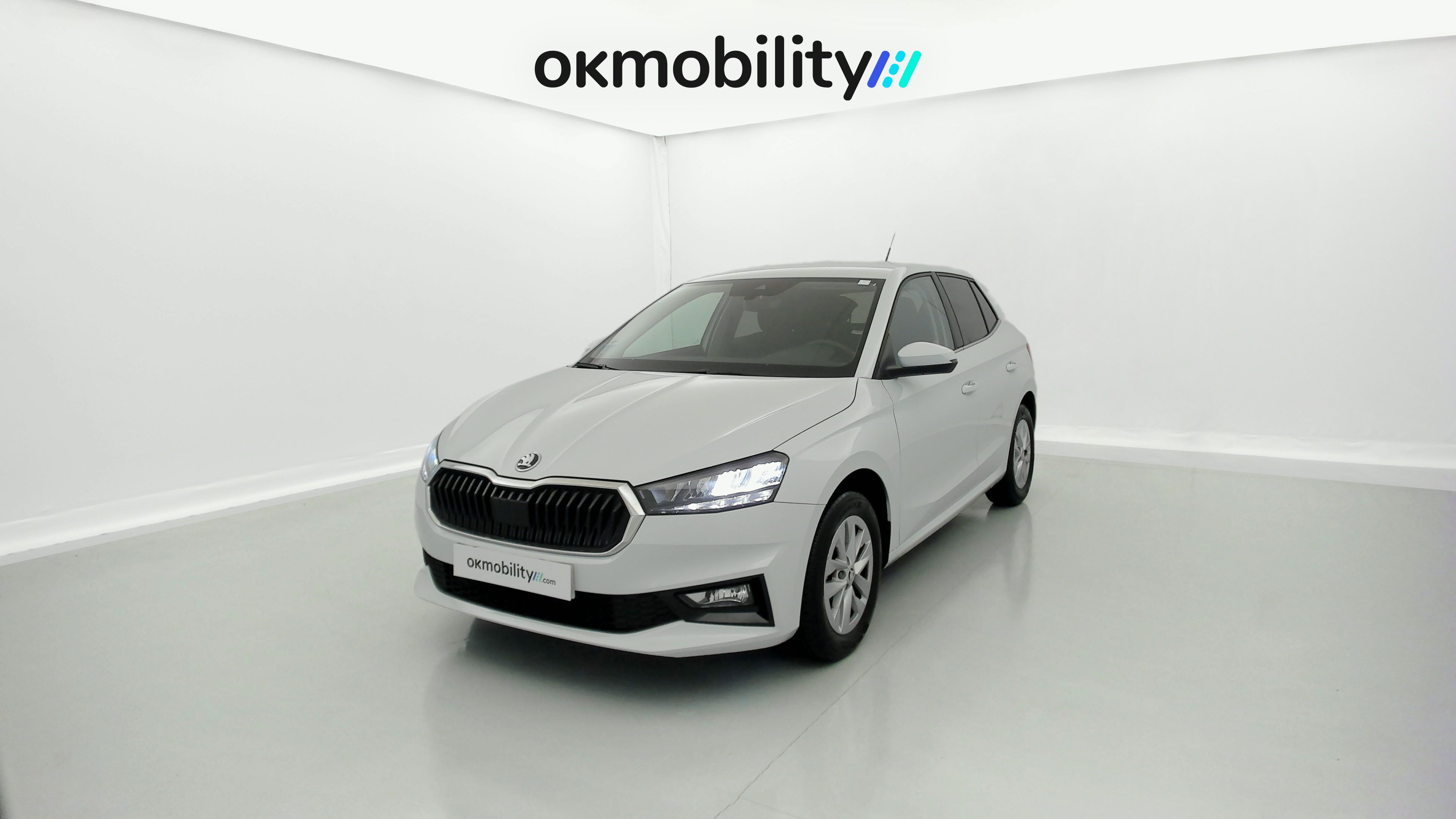 skoda fabia selection 1.0 MPI 80 2024 blanco glaciar 4