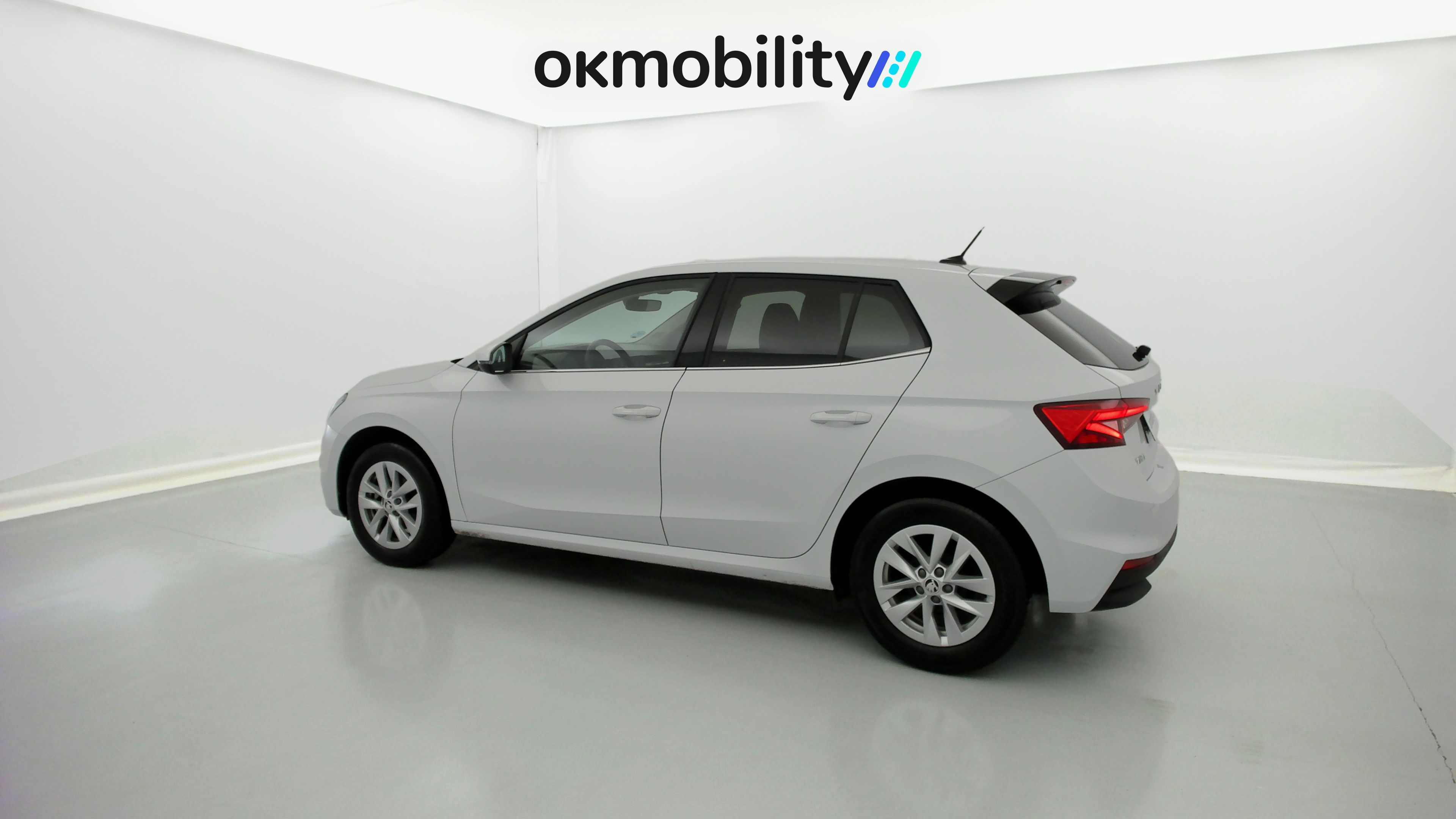 skoda fabia selection 1.0 MPI 80 2024 blanco glaciar 8