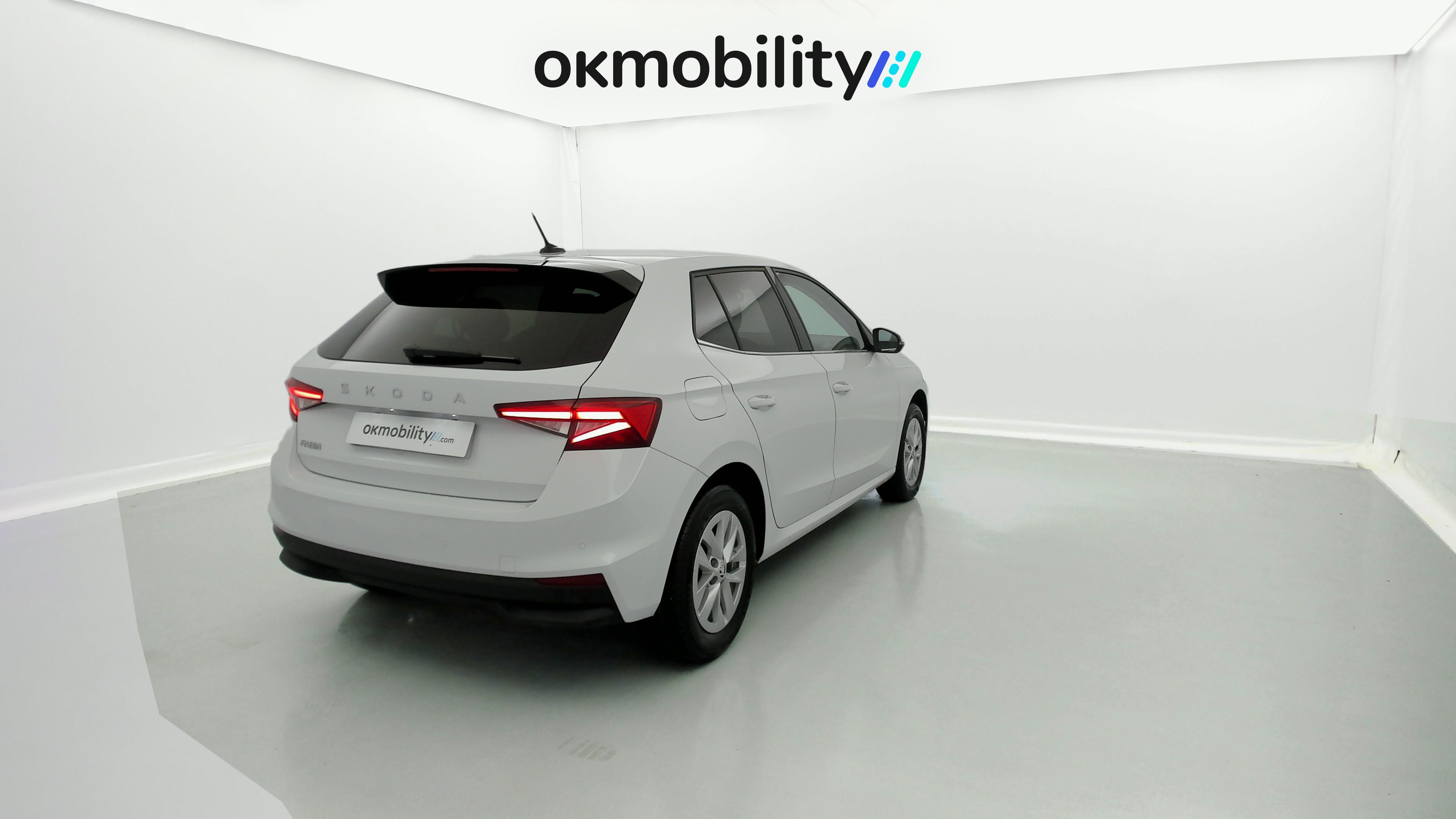 skoda fabia selection 1.0 MPI 80 2024 blanco glaciar 11