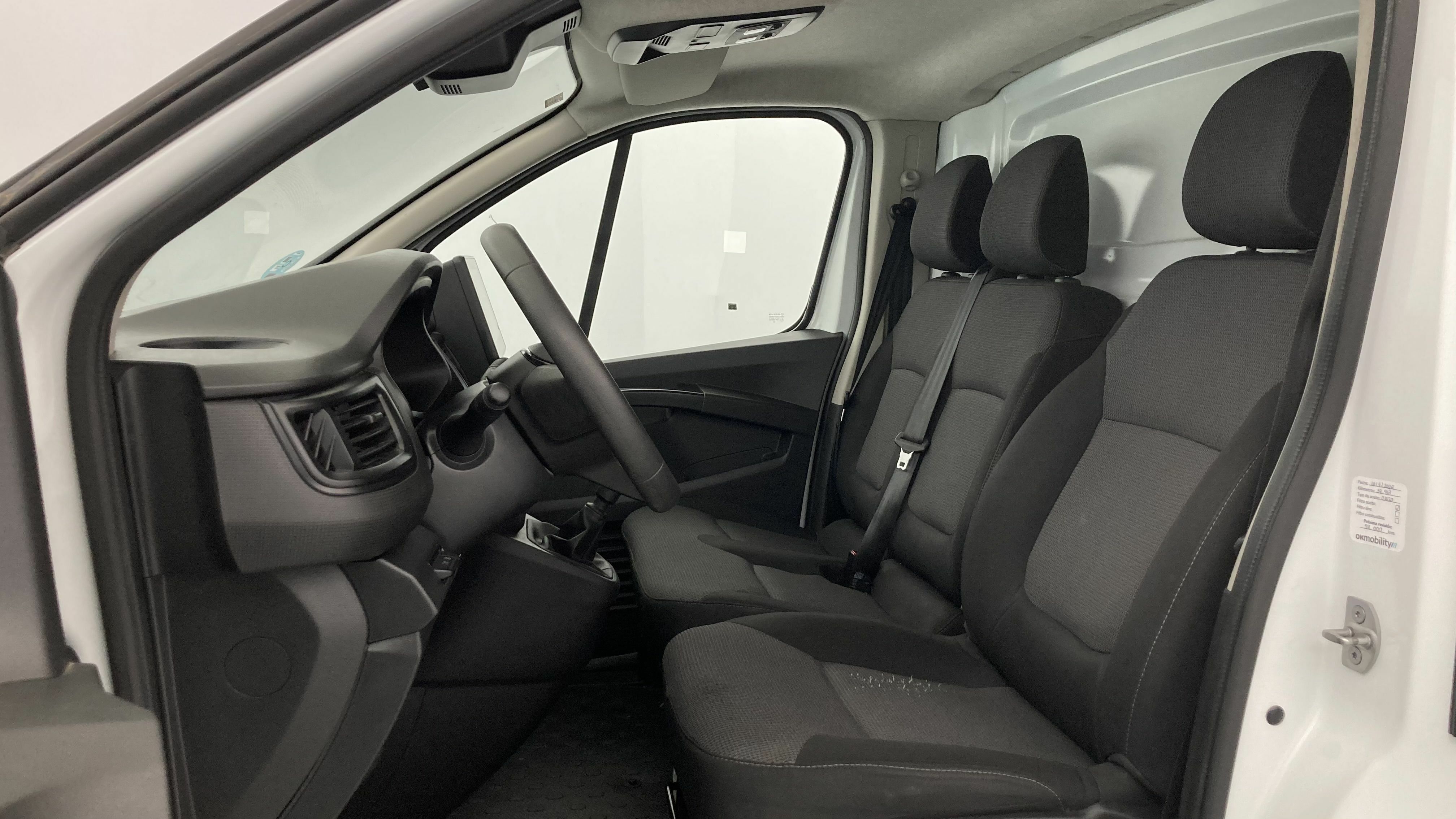 renault trafic furgon l1h1 2.0 BLUEDCI 130 2023 blanco glaciar 5
