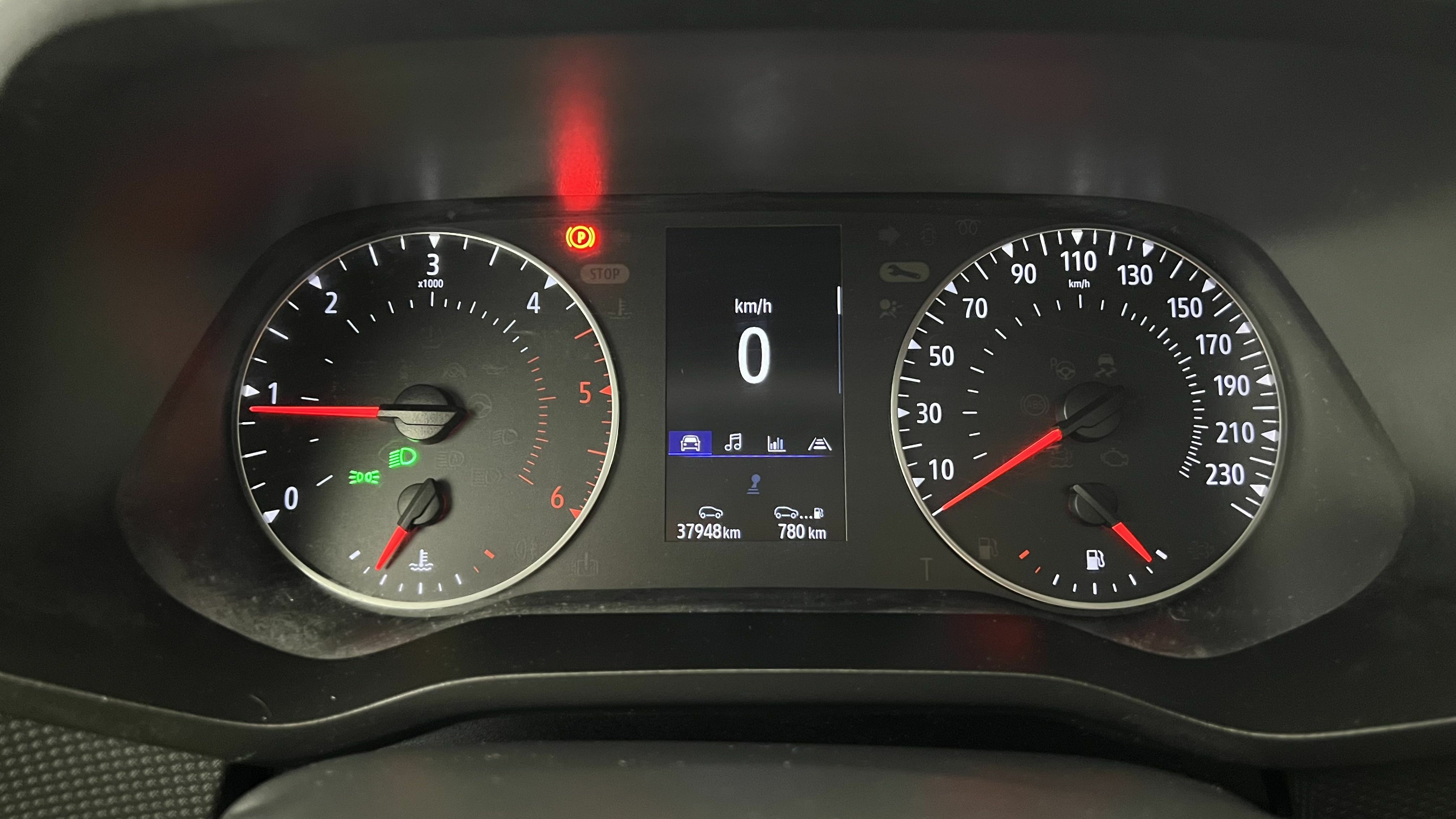 renault trafic furgon l1h1 2.0 BLUEDCI 130 2023 blanco glaciar 10