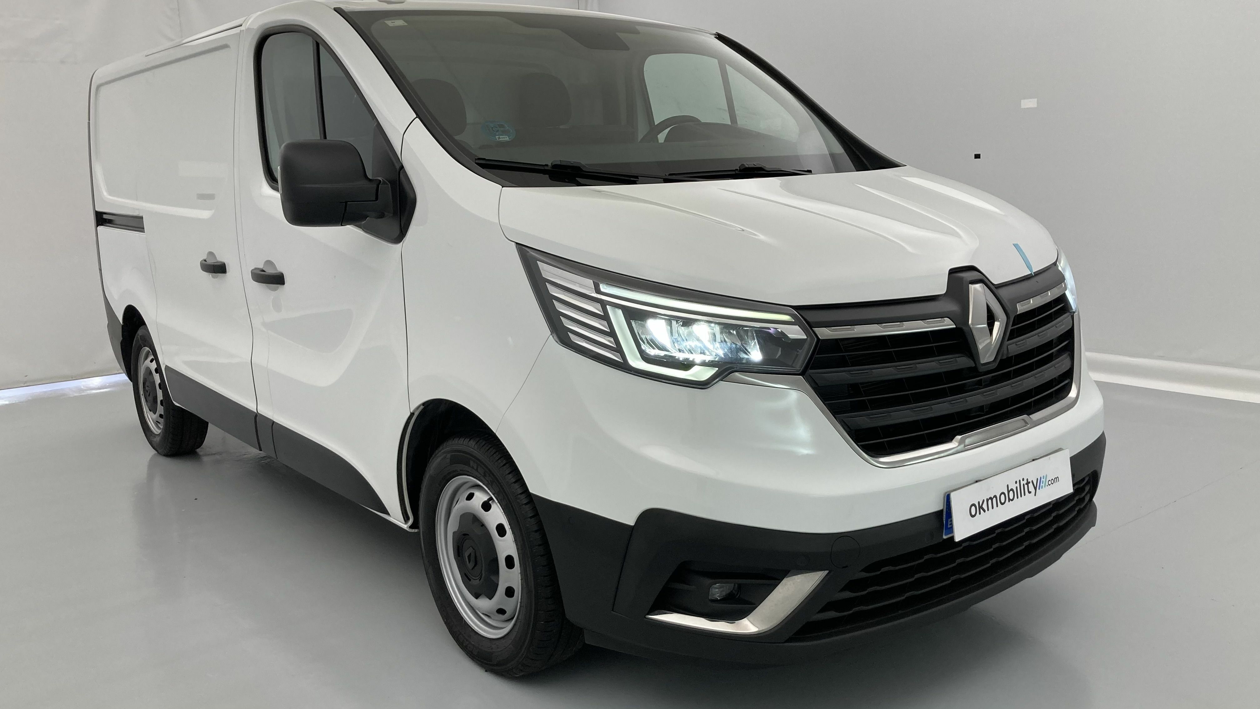 renault trafic furgon l1h1 2.0 BLUEDCI 130 2023 blanco glaciar 15