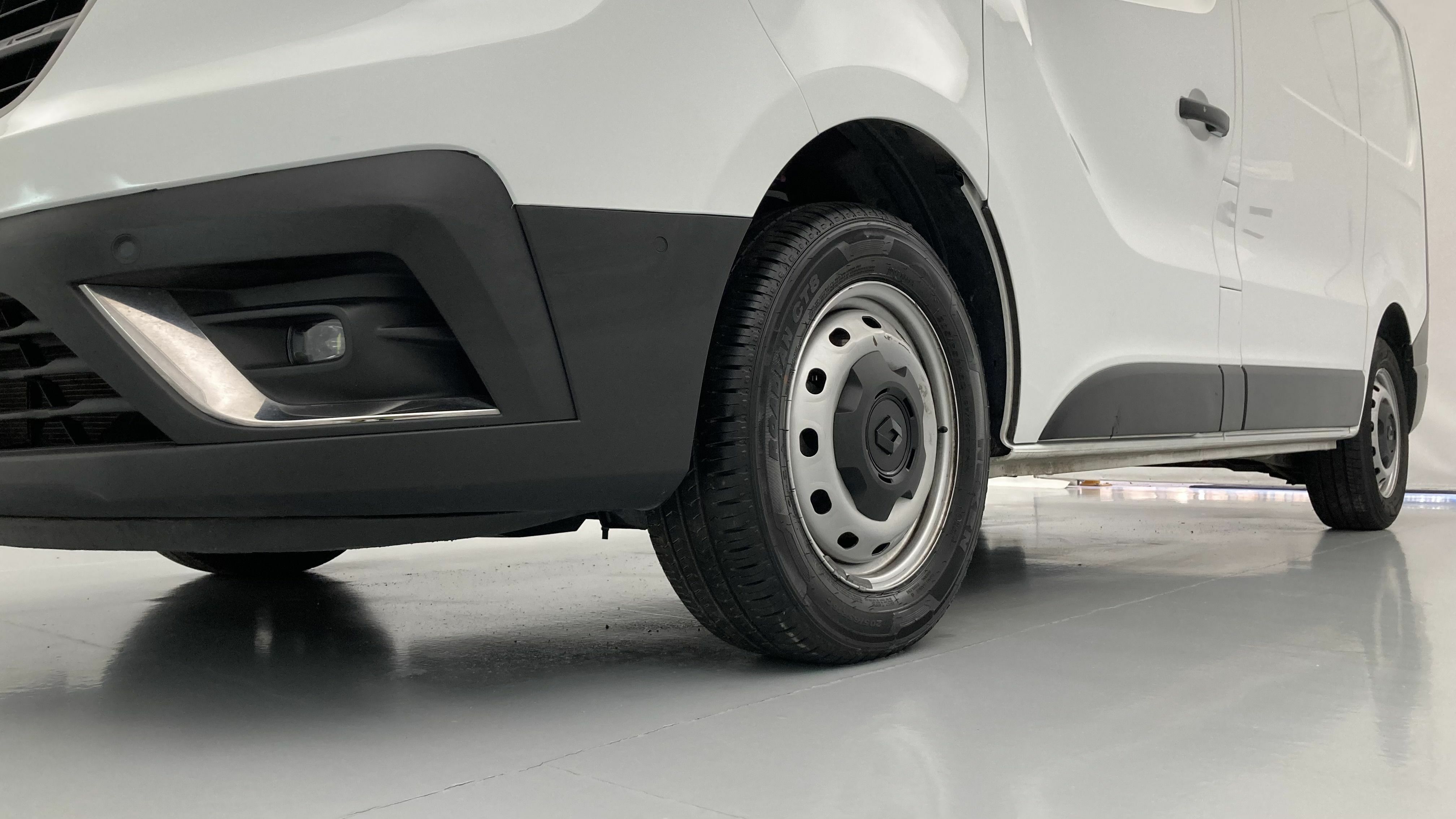 renault trafic furgon l1h1 2.0 BLUEDCI 130 2023 blanco glaciar 18