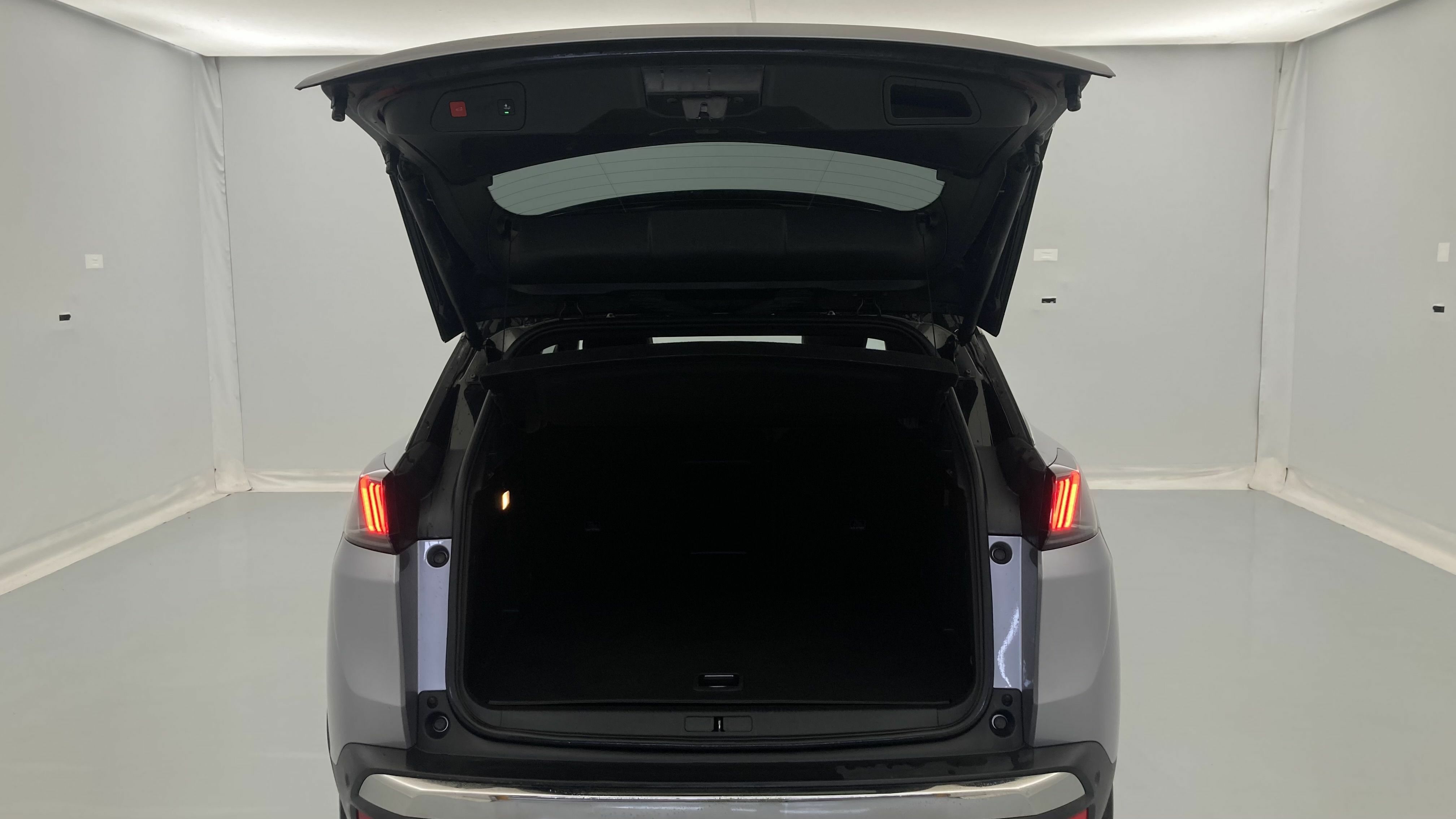 peugeot 3008 gt pack 1.6 HYBRID 300 EAT PHEV 2022 gris artense / negro 21